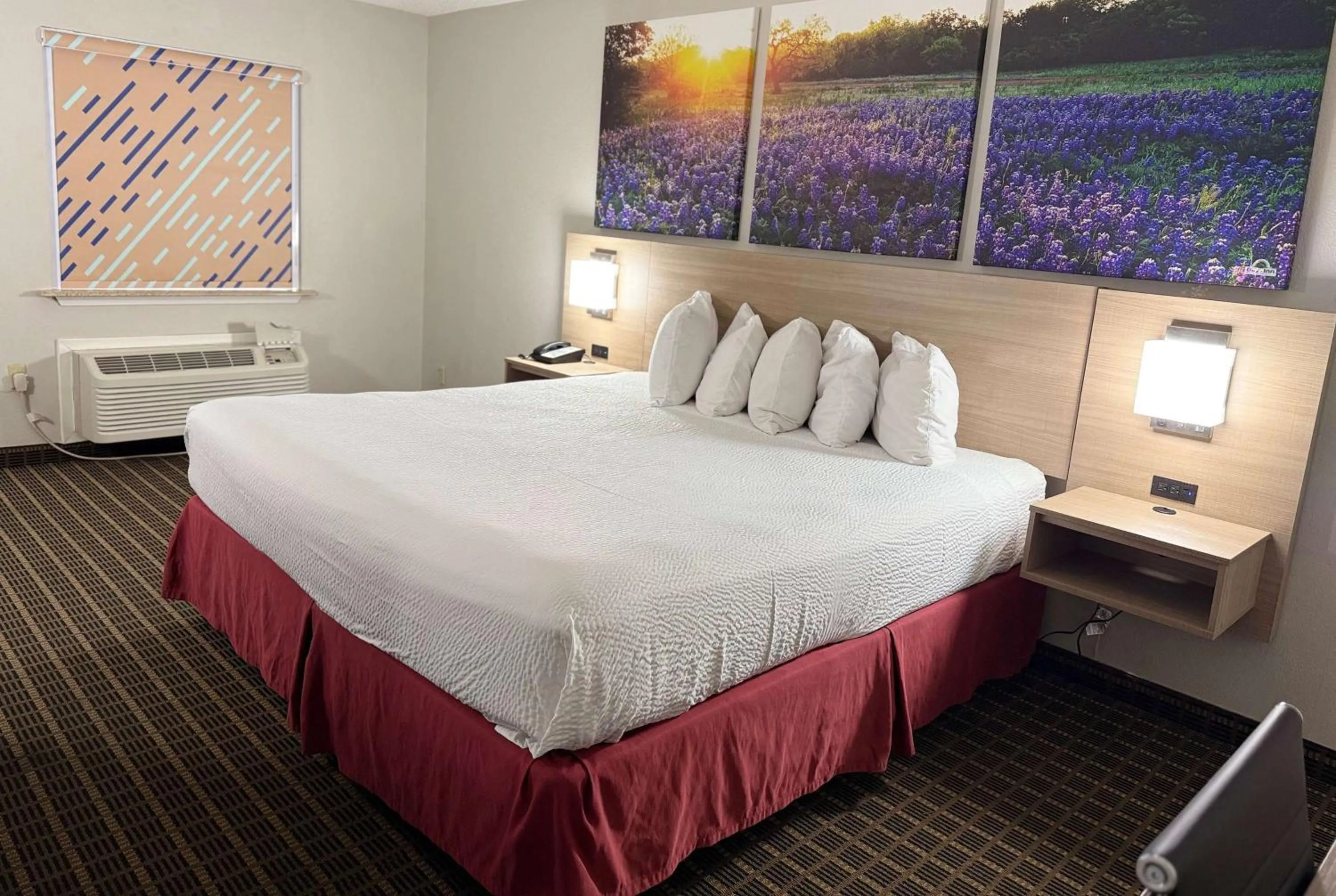 Photo of the whole room, Bed in Days Inn by Wyndham San Antonio Interstate Hwy 35 North