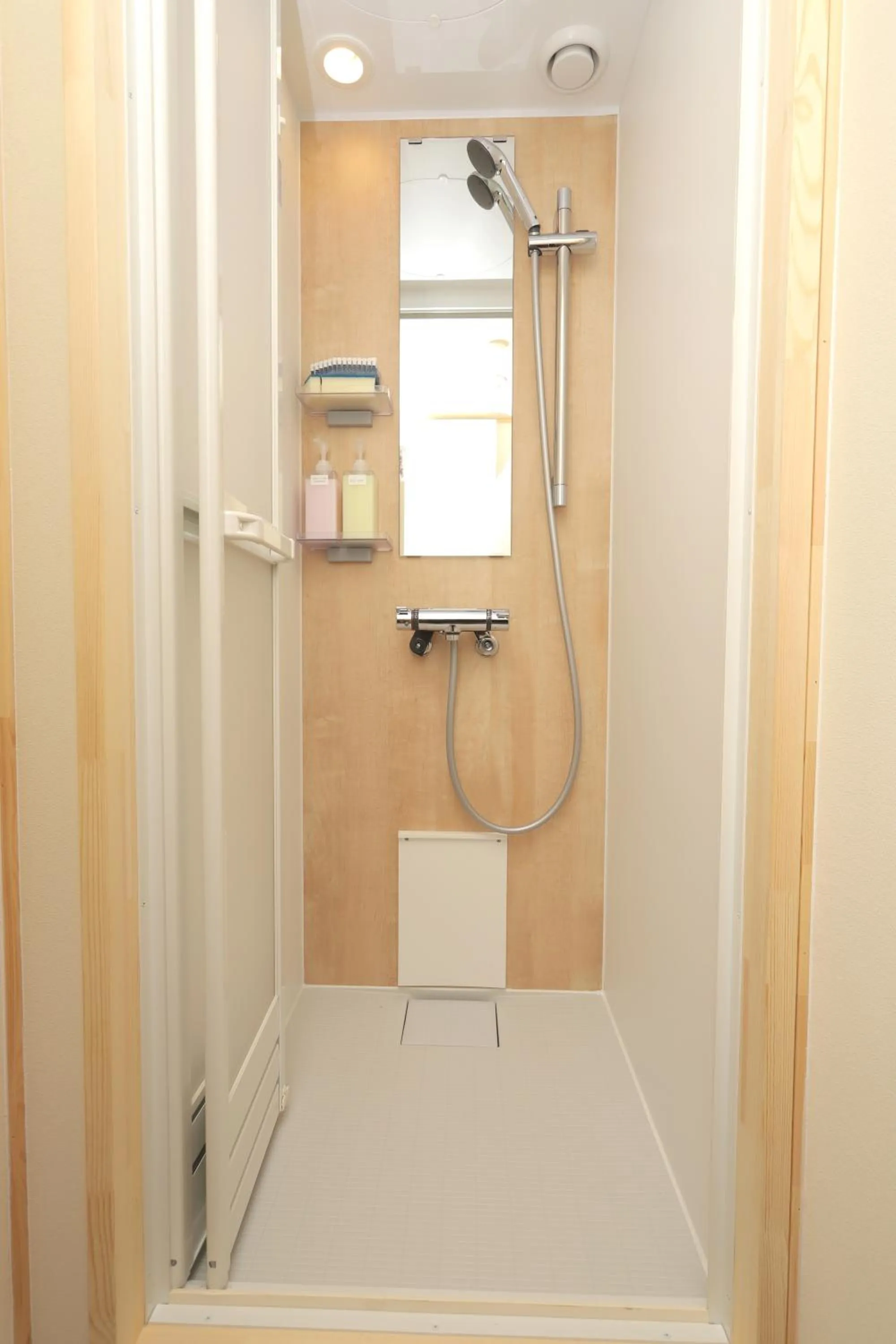 Shower in JR Mobile Inn Sapporo kotoni