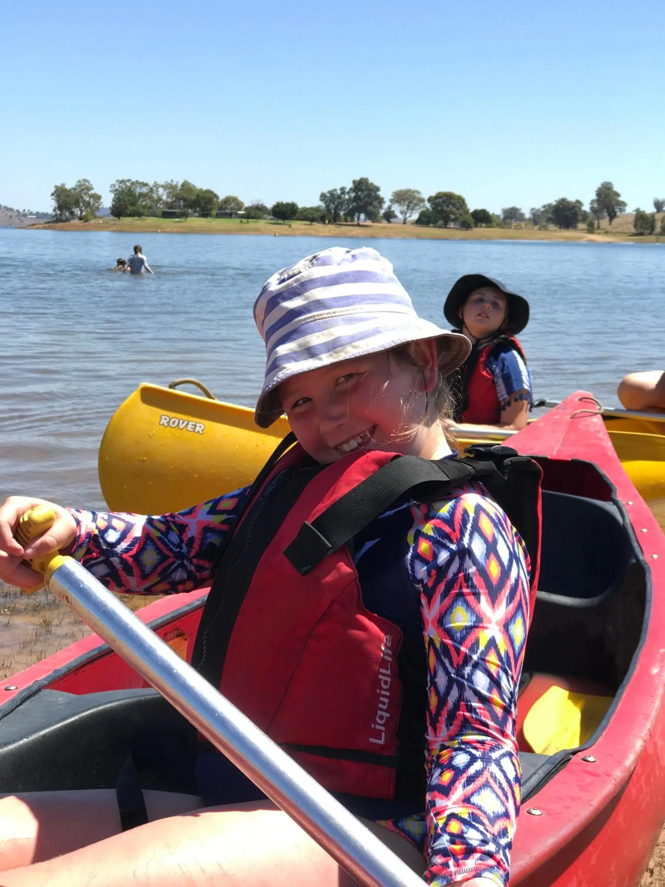 People in Lake Hume Holiday Park