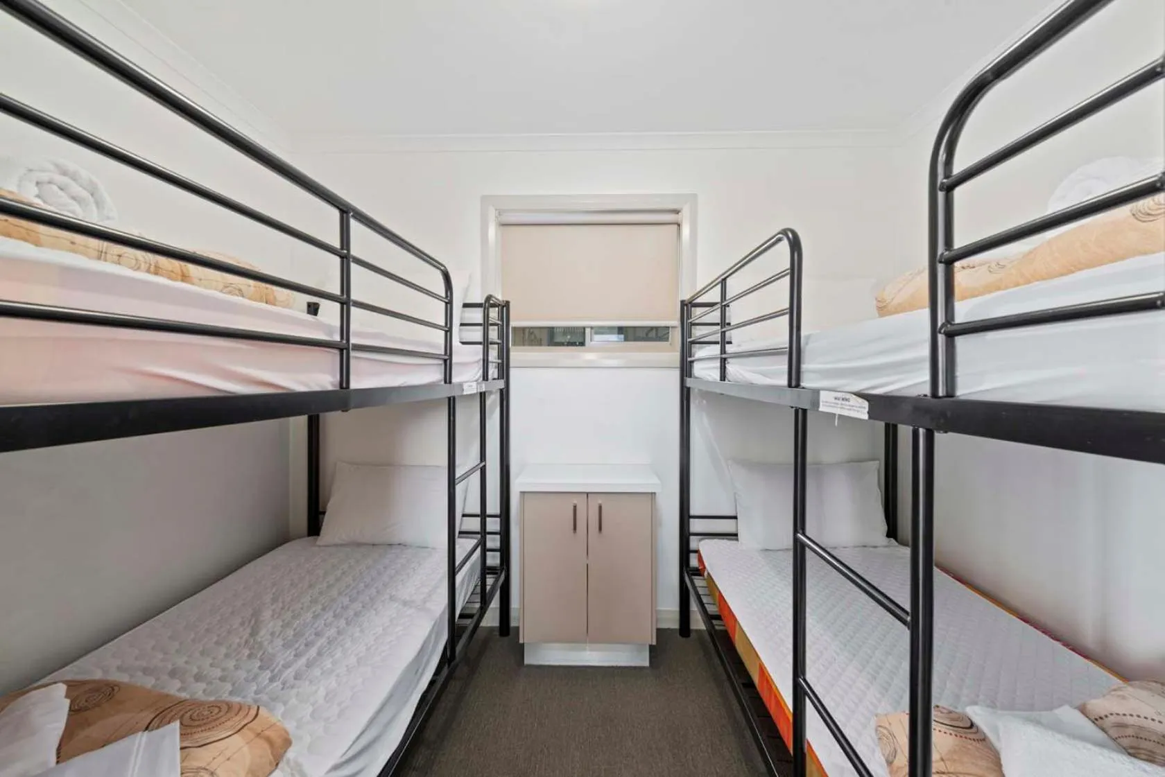 Bed in Lake Hume Holiday Park