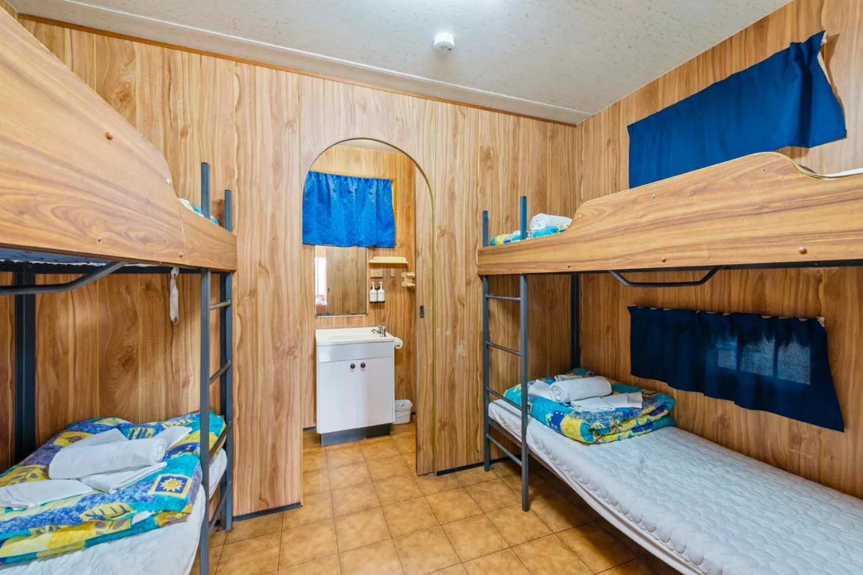 Bed in Lake Hume Holiday Park