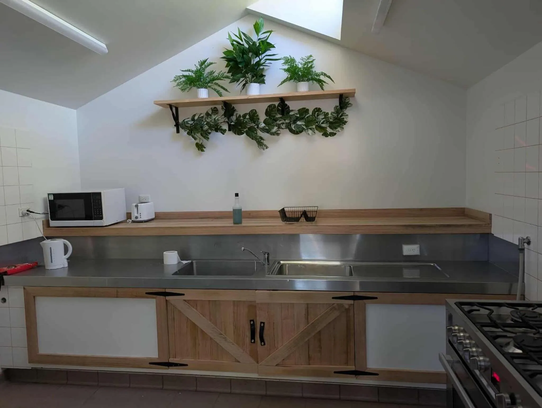 Communal kitchen in Lake Hume Holiday Park