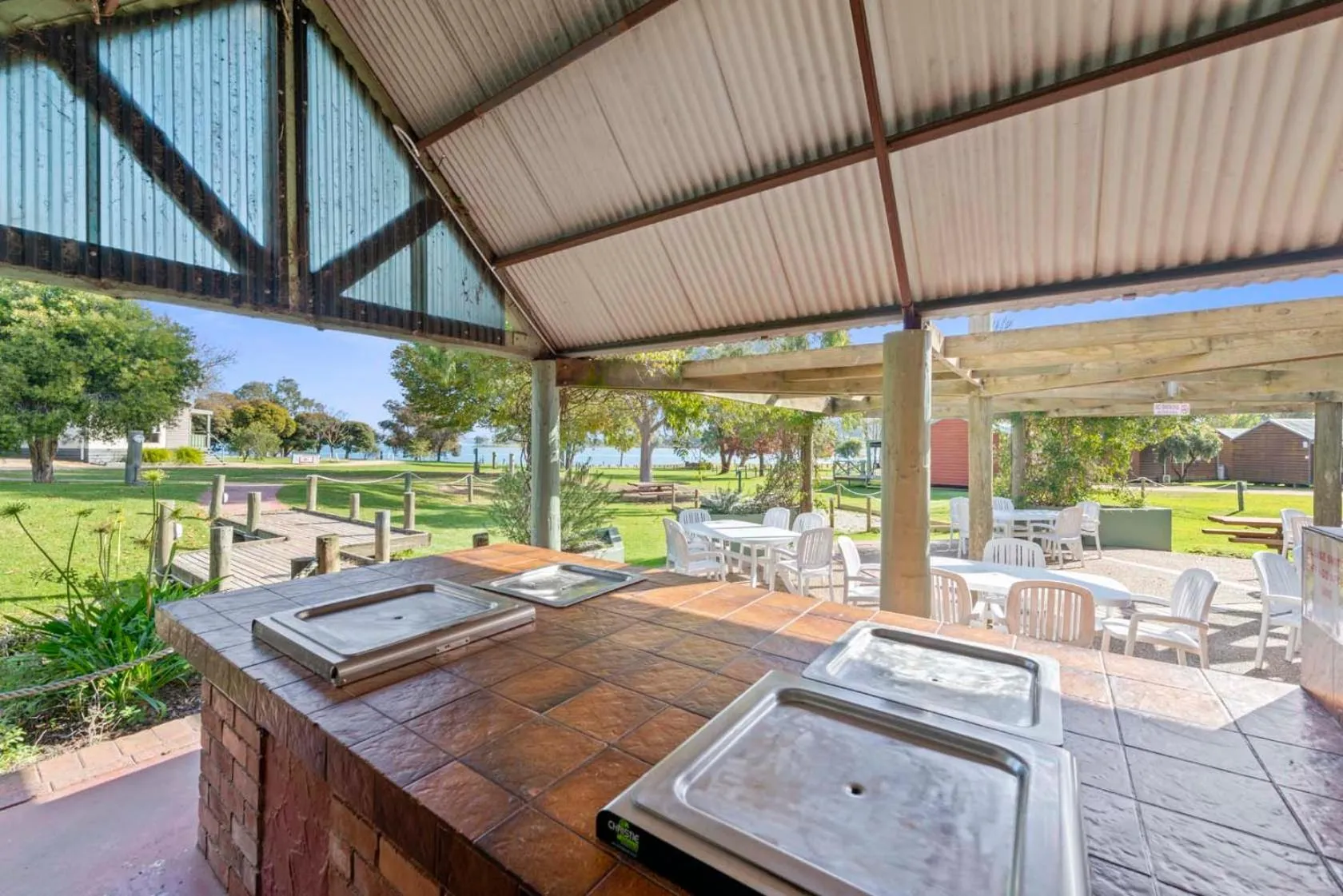 BBQ facilities in Lake Hume Holiday Park