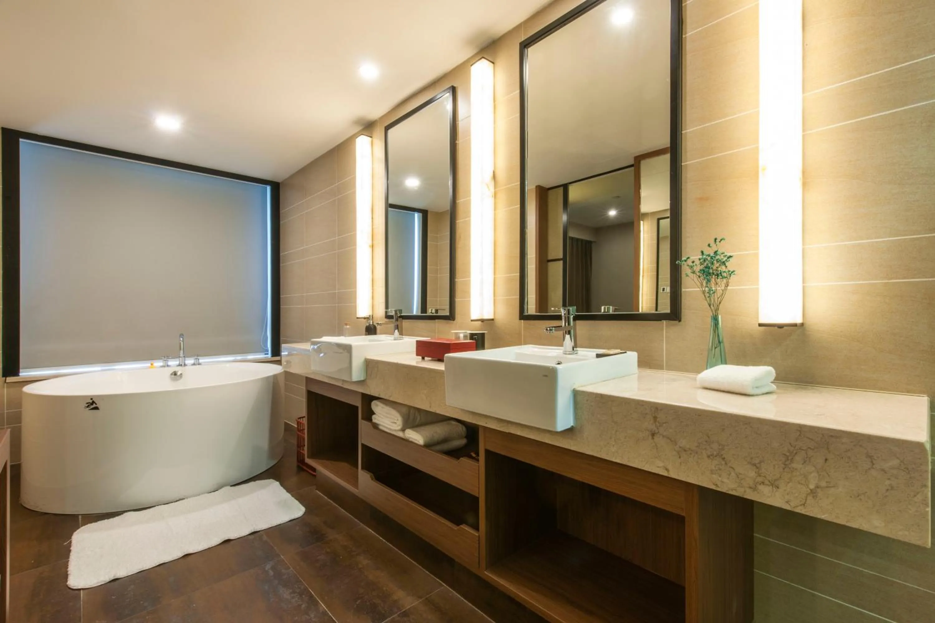 Bathroom in SSAW Boutique Hotel Hefei Intime Centre