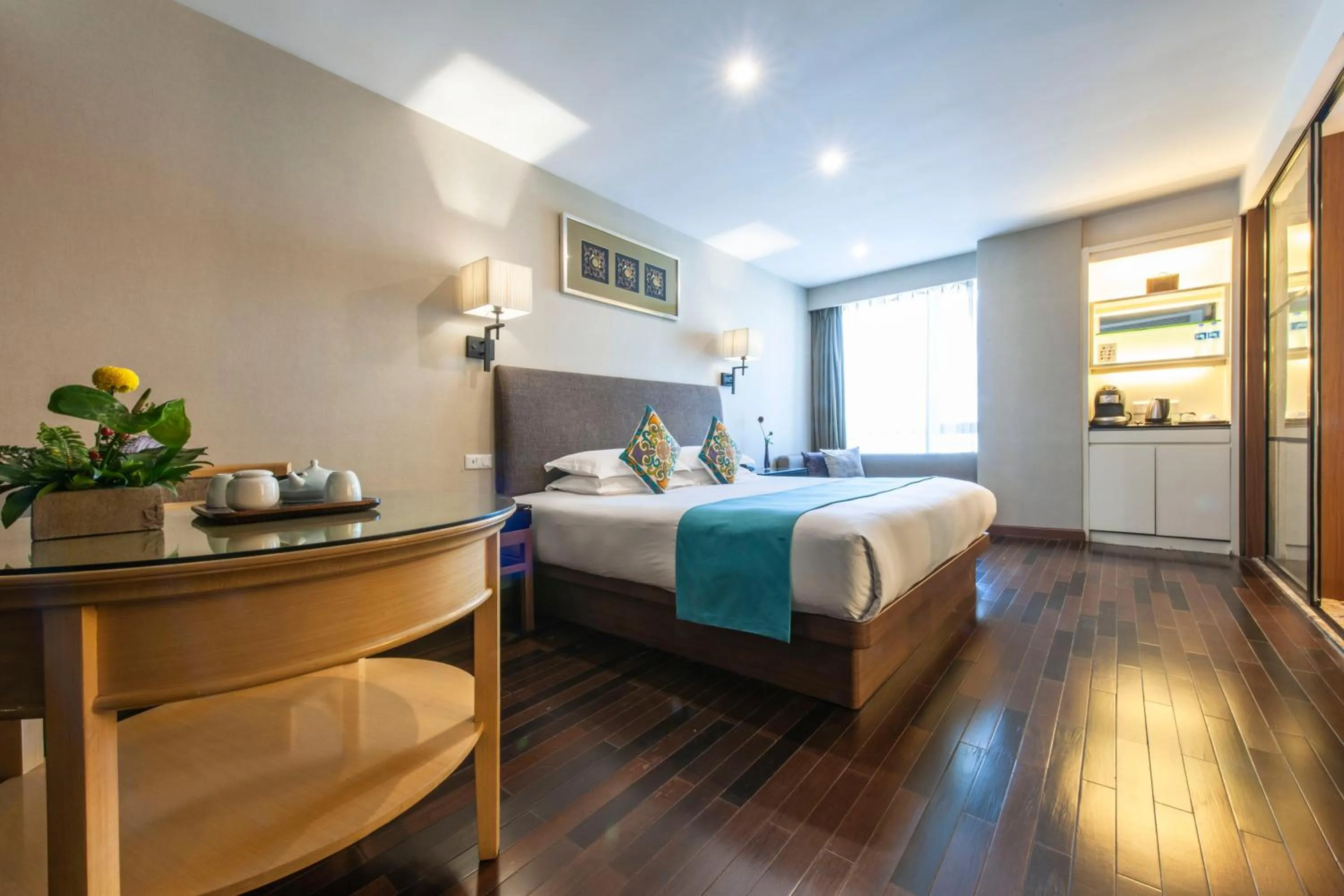 Photo of the whole room, Bed in SSAW Boutique Hotel Hefei Intime Centre