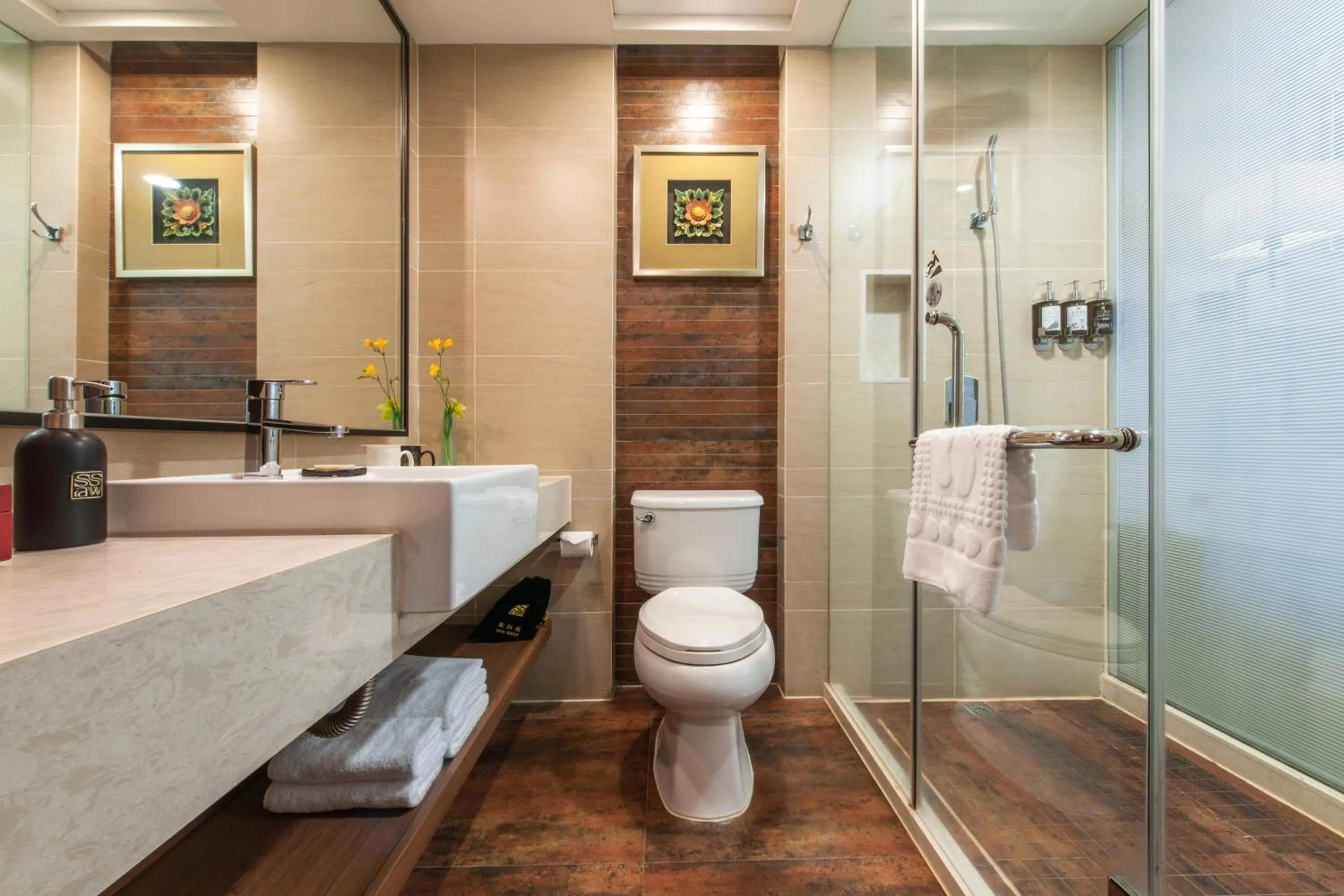 Shower in SSAW Boutique Hotel Hefei Intime Centre