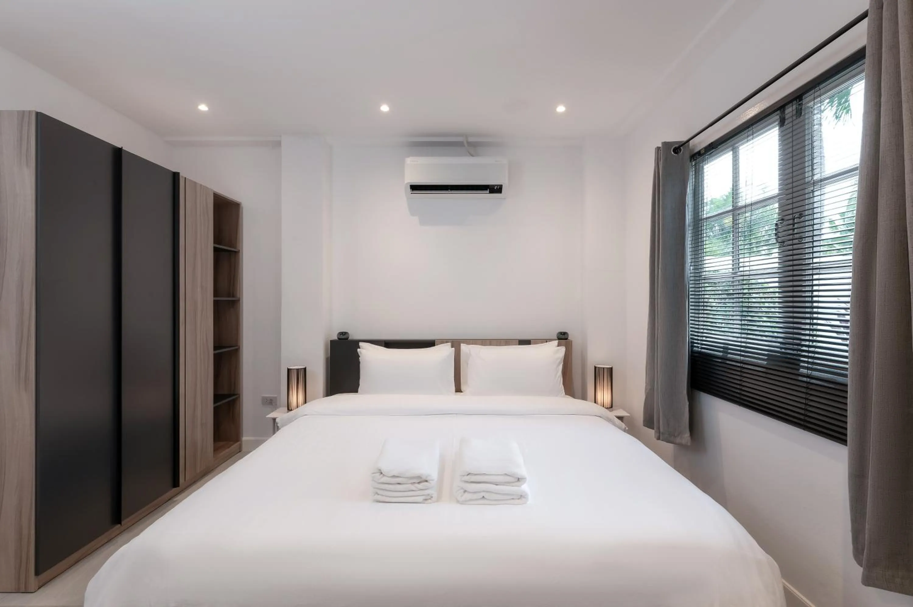 Bedroom, Bed in Orchid Paradise Homes 25