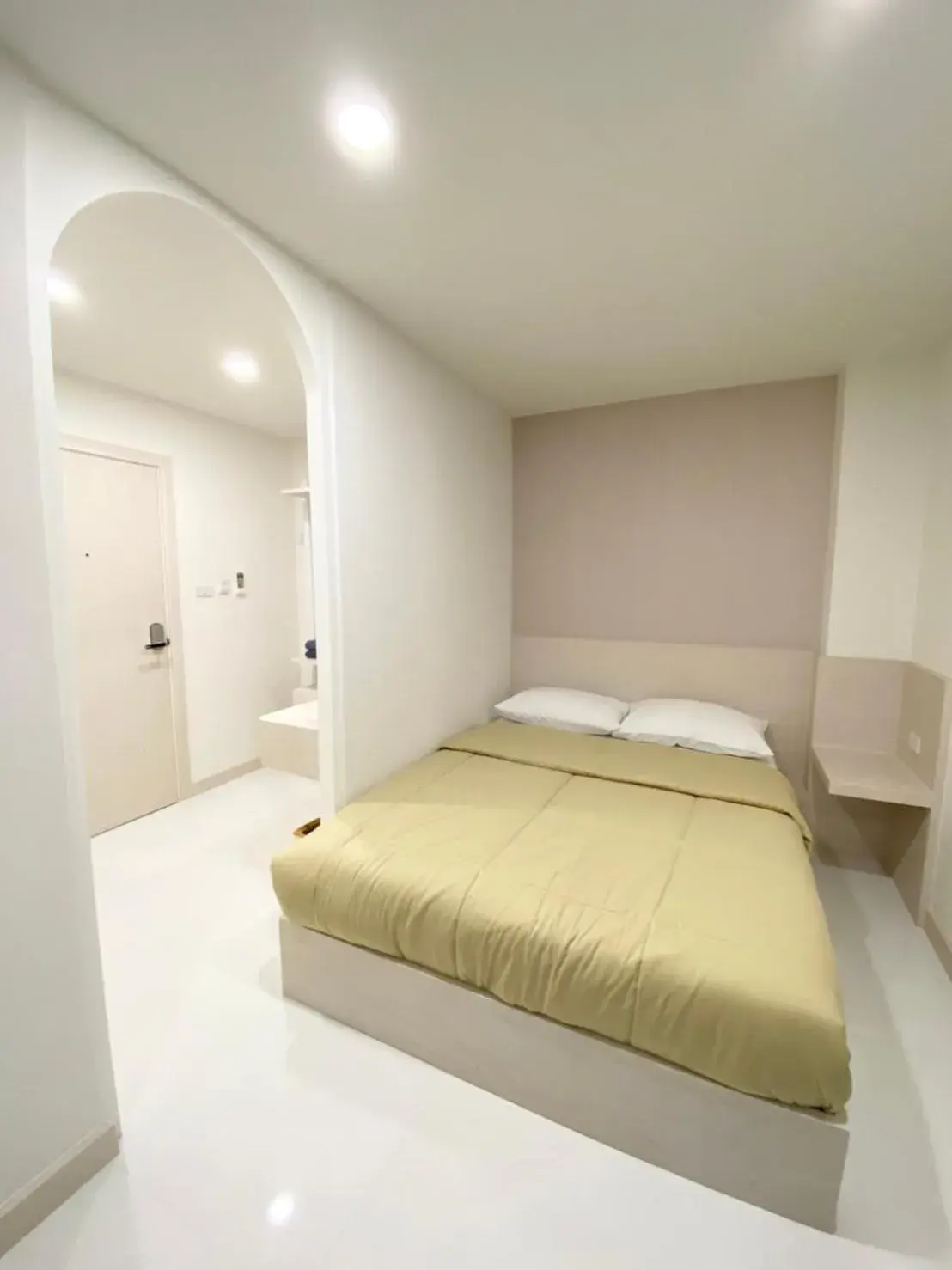 Deluxe Double Room with Balcony in Mangkon Hostel Deluxe Double Room with Balcony in Mangkon Hostel