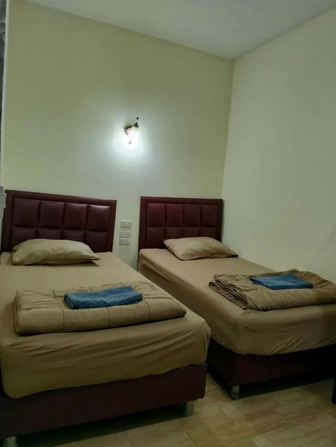 Standard Twin Room with Shared Bathroom in Mangkon Hostel Standard Twin Room with Shared Bathroom in Mangkon Hostel