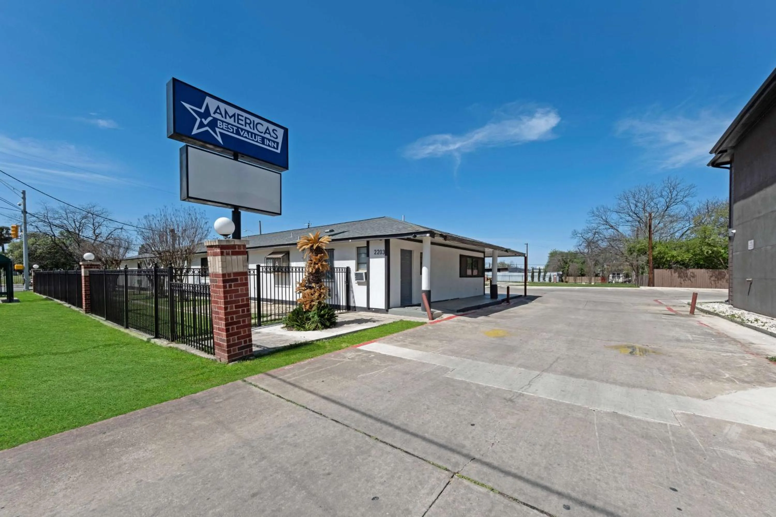 Property building in Americas Best Value Inn San Antonio Downtown Riverwalk