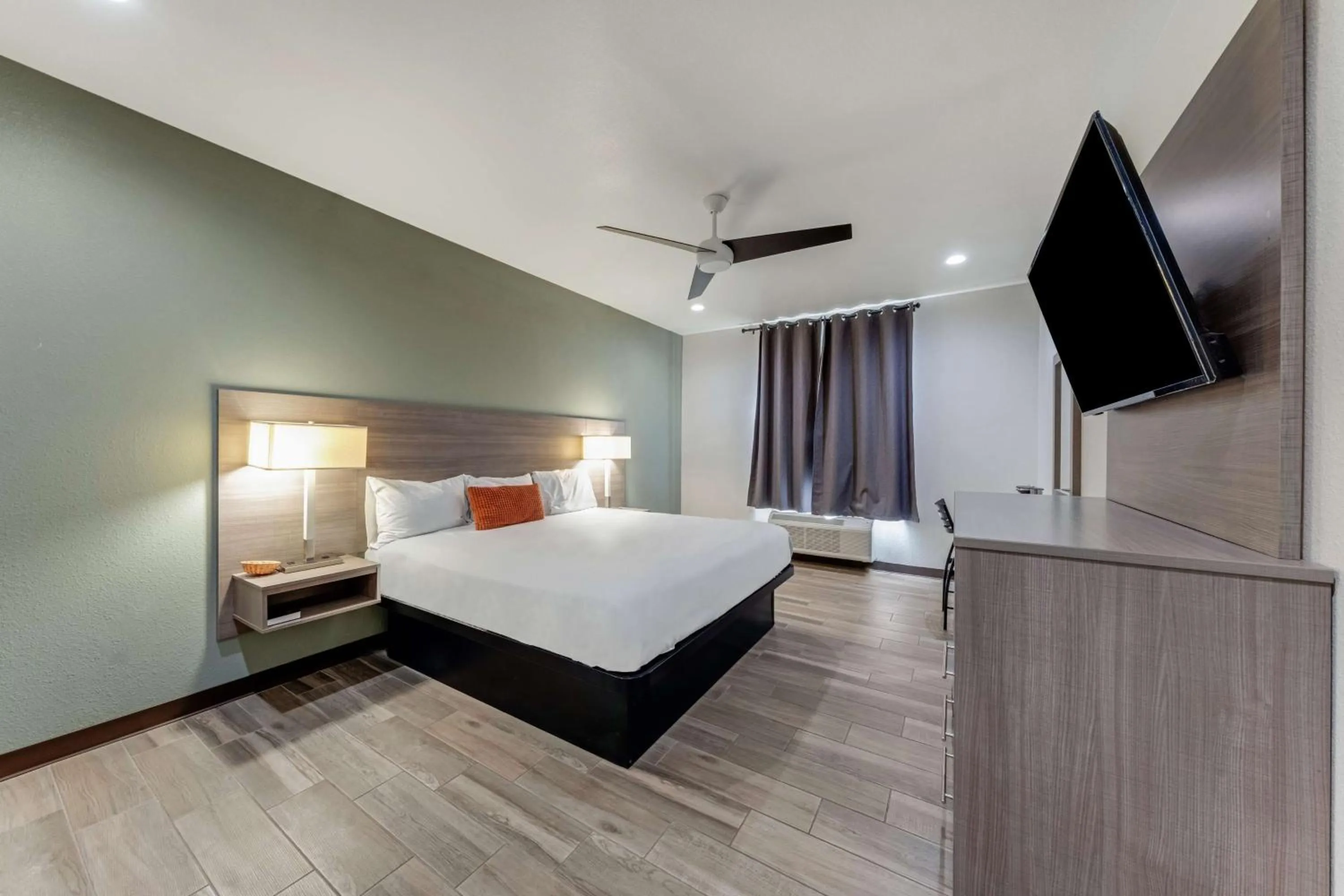 Bedroom, Bed in Americas Best Value Inn San Antonio Downtown Riverwalk