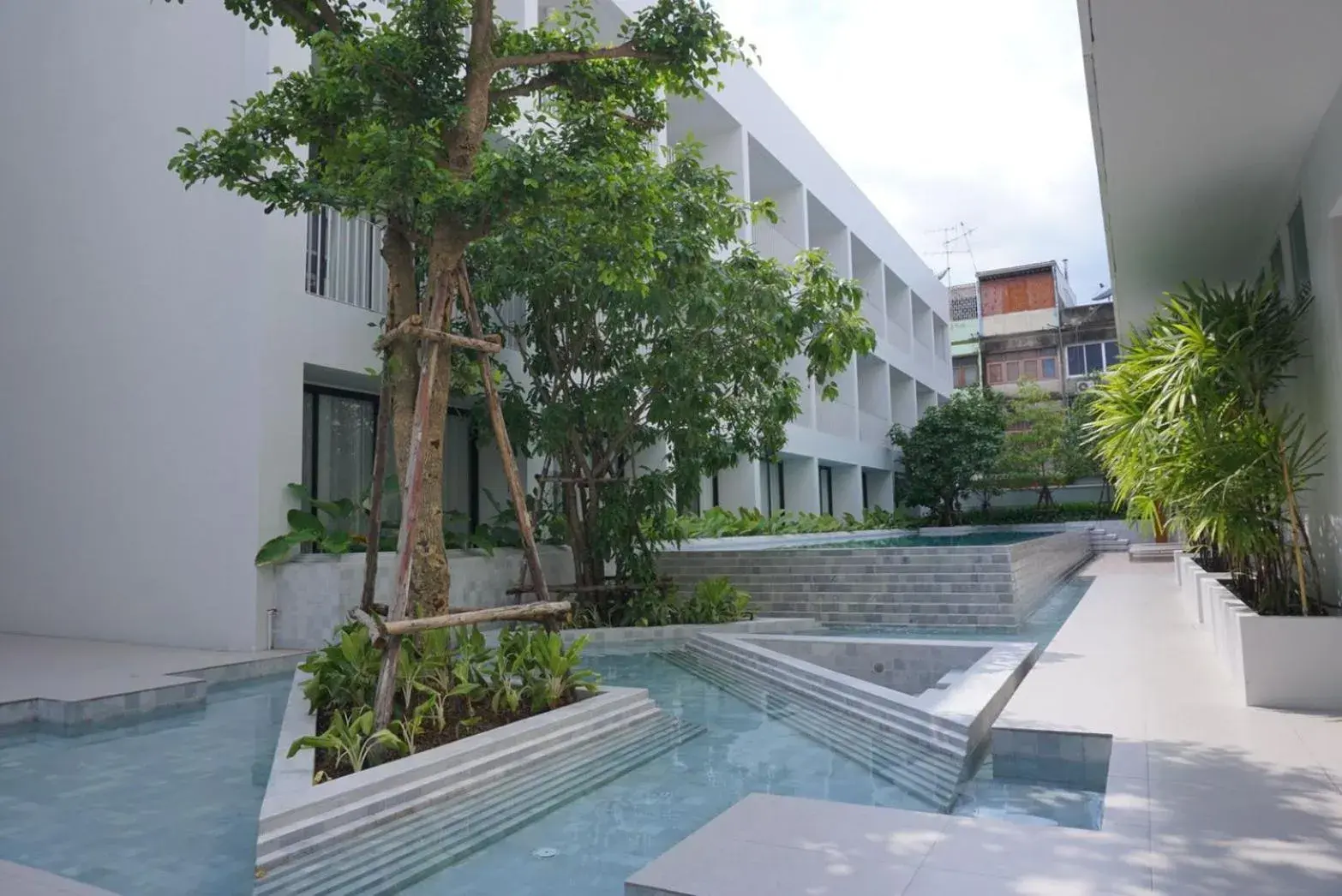 Property building, Swimming Pool in Chern Bangkok