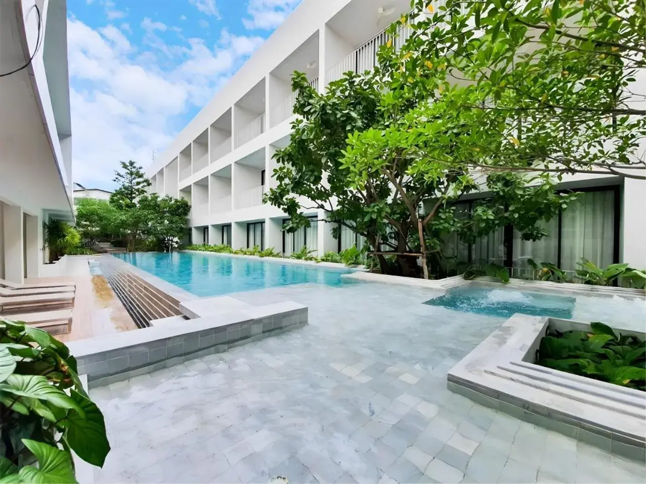 Property building in CHERN Bangkok Property building in CHERN Bangkok