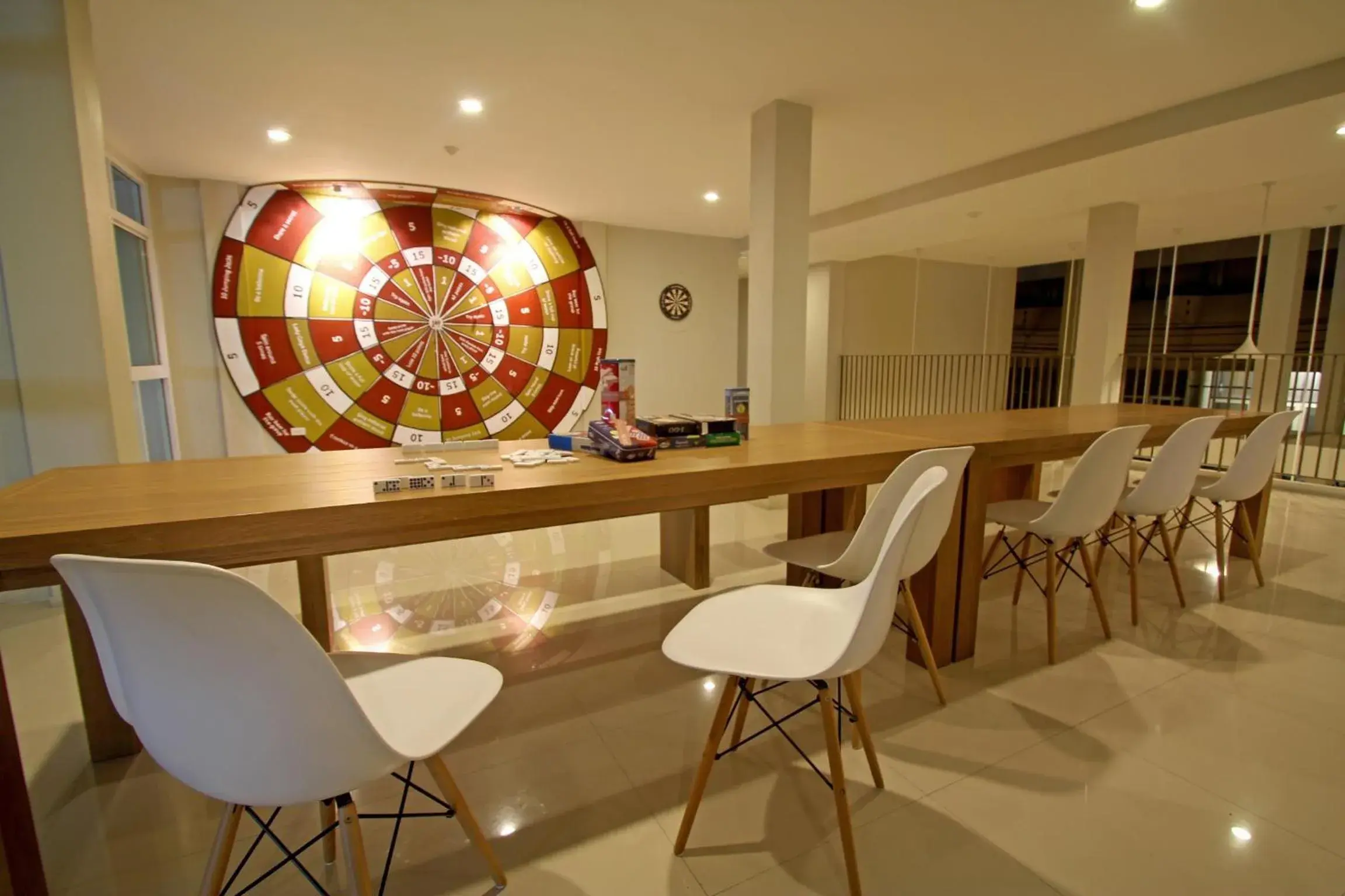 Communal lounge/ TV room, Restaurant/Places to Eat in Chern Bangkok