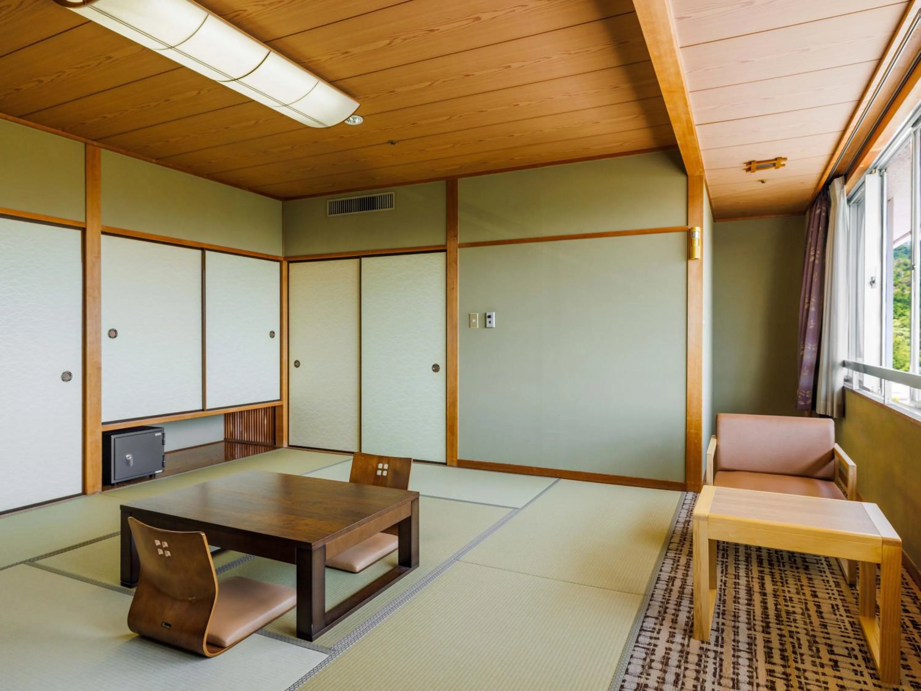 Photo of the whole room in KAMENOI HOTEL Yamato Heguri