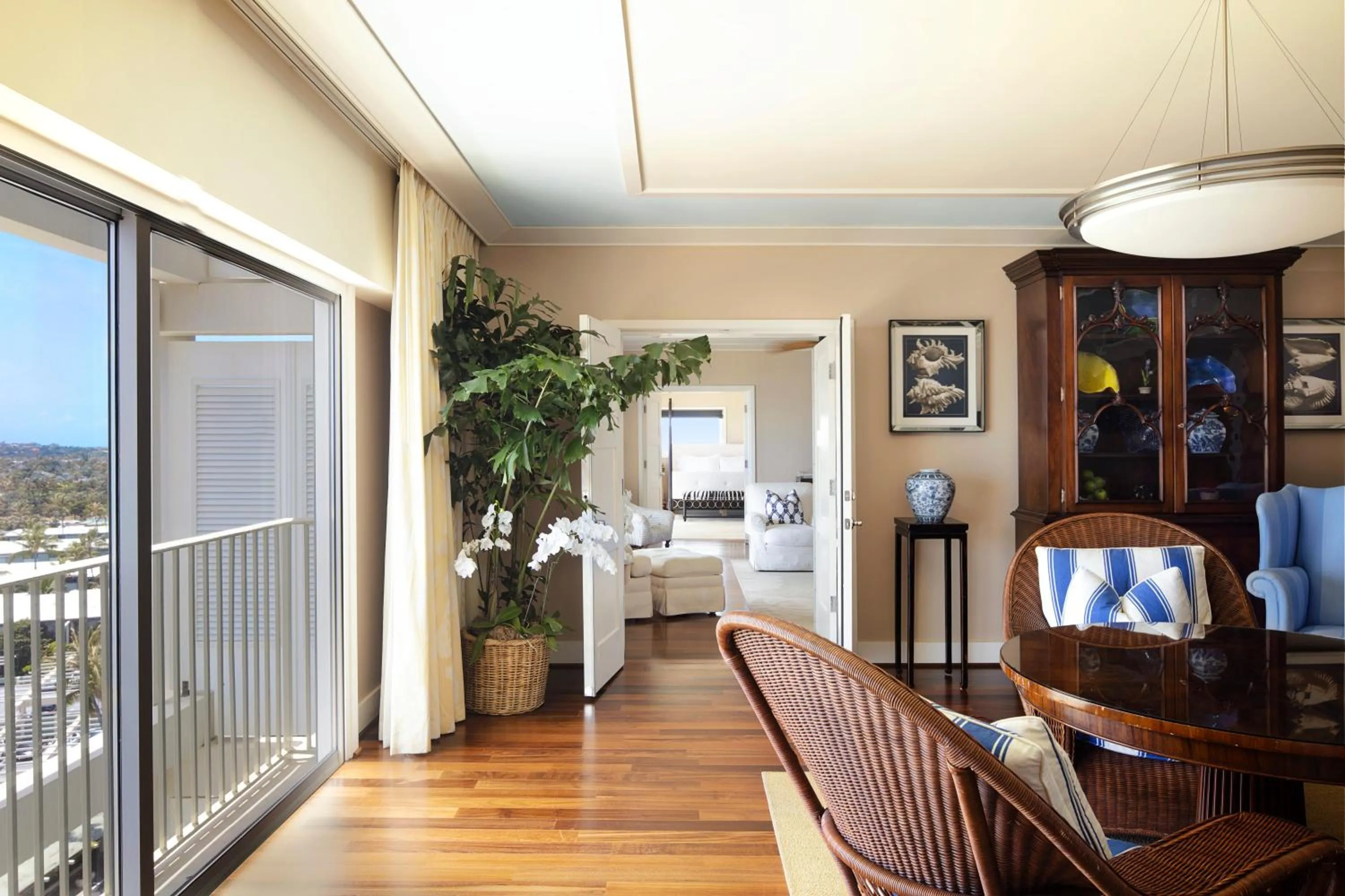 Living room in The Kahala Hotel and Resort