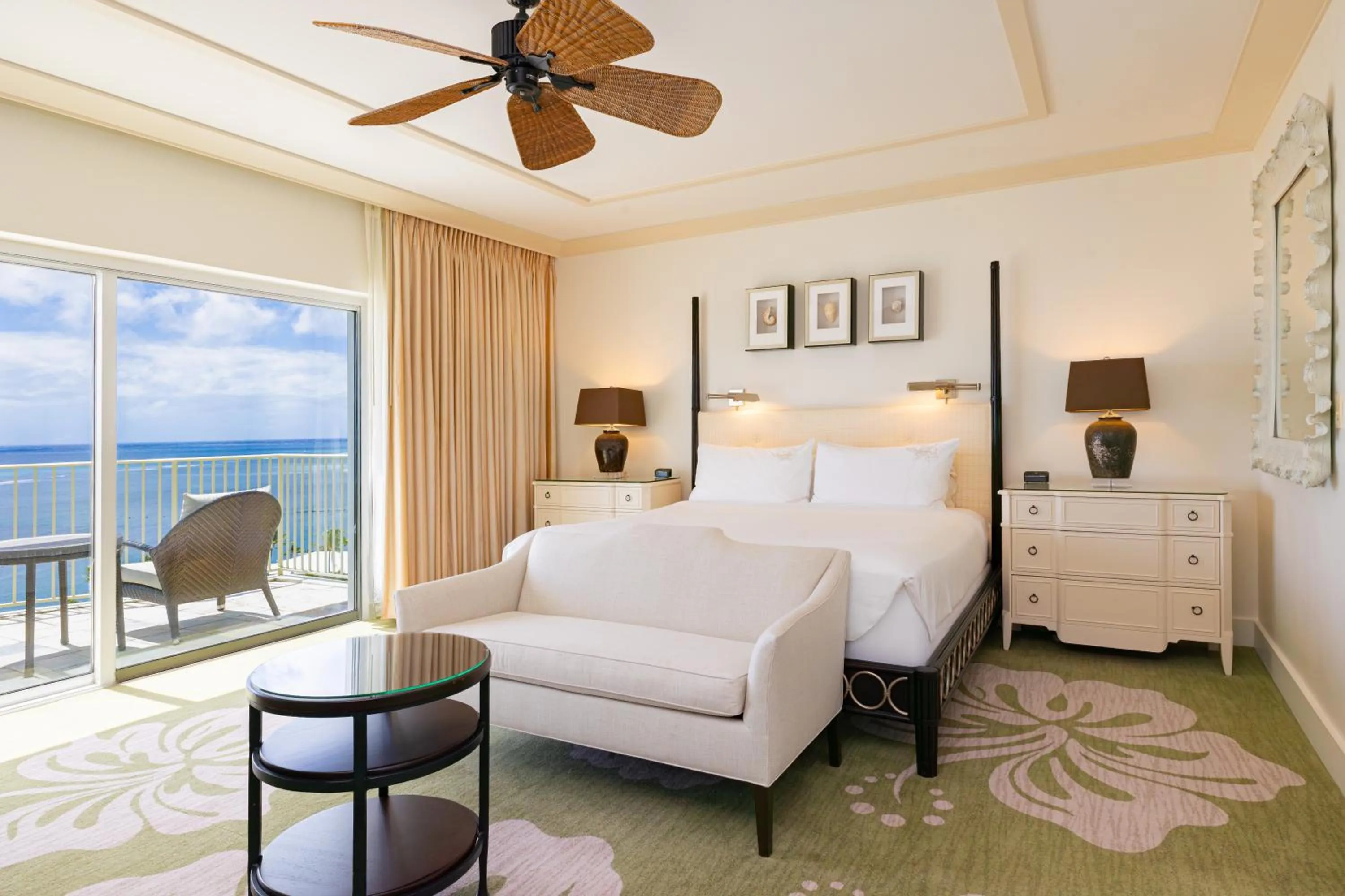 Bedroom, Bed in The Kahala Hotel and Resort