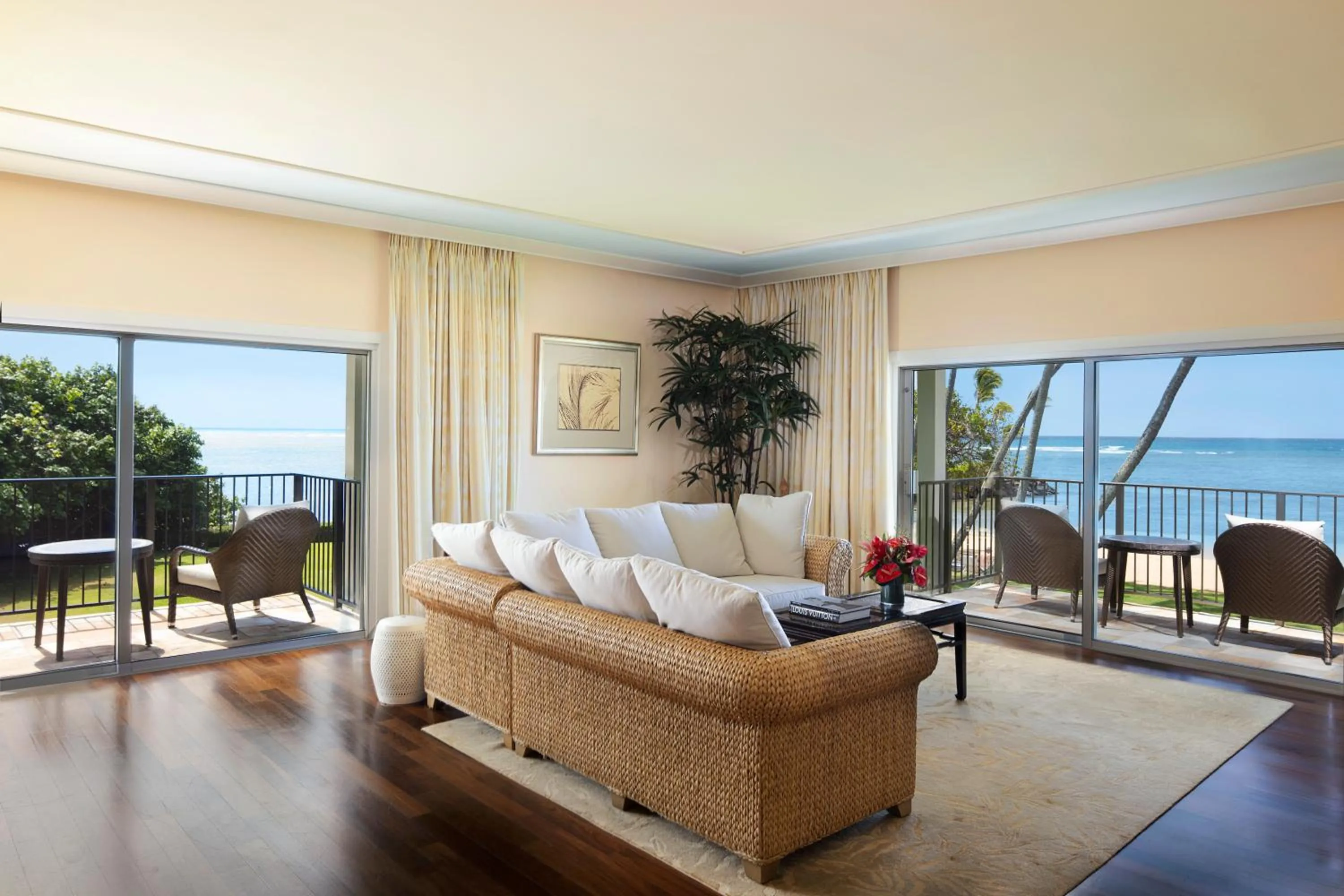 Living room in The Kahala Hotel and Resort