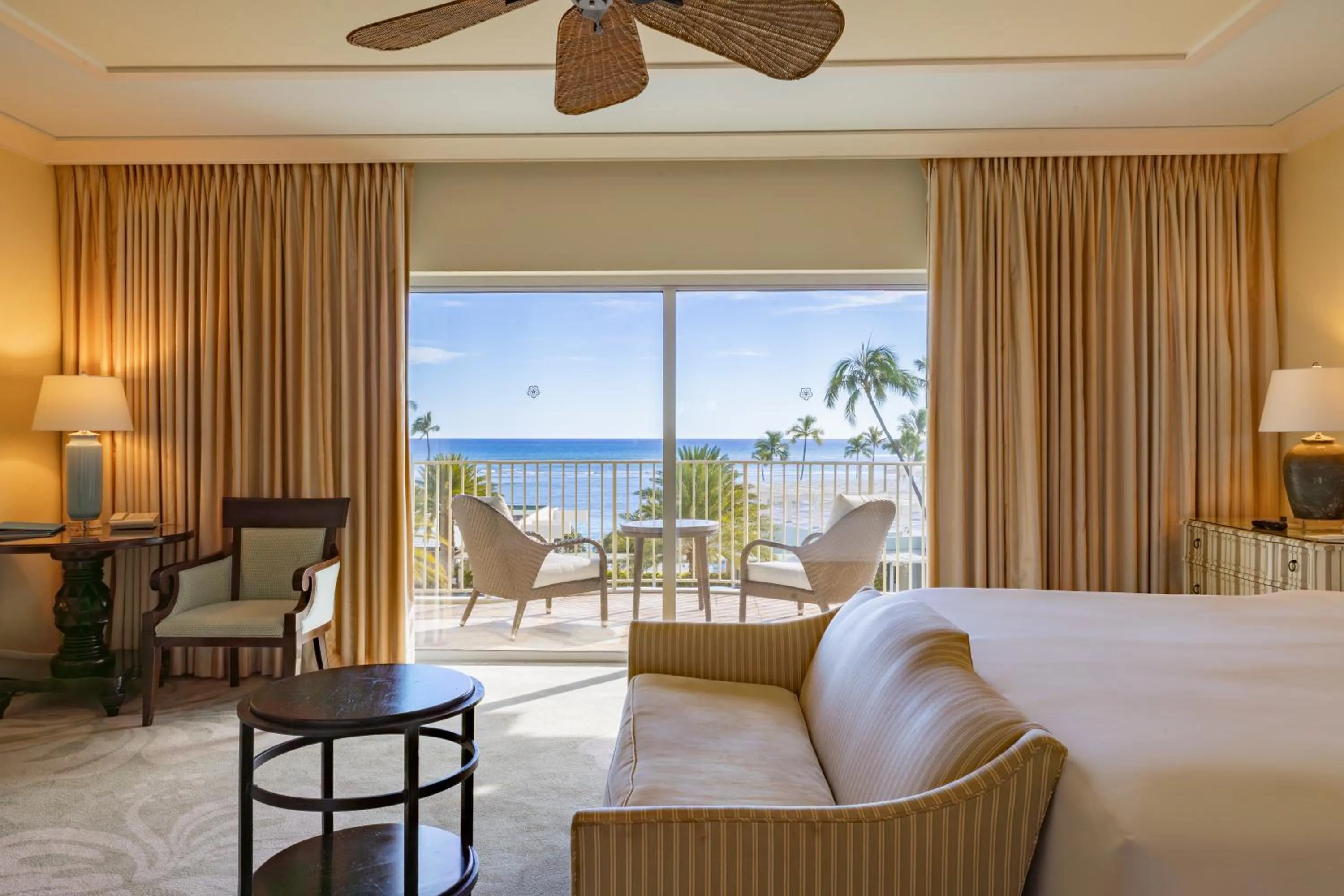 Bedroom, Bed in The Kahala Hotel and Resort