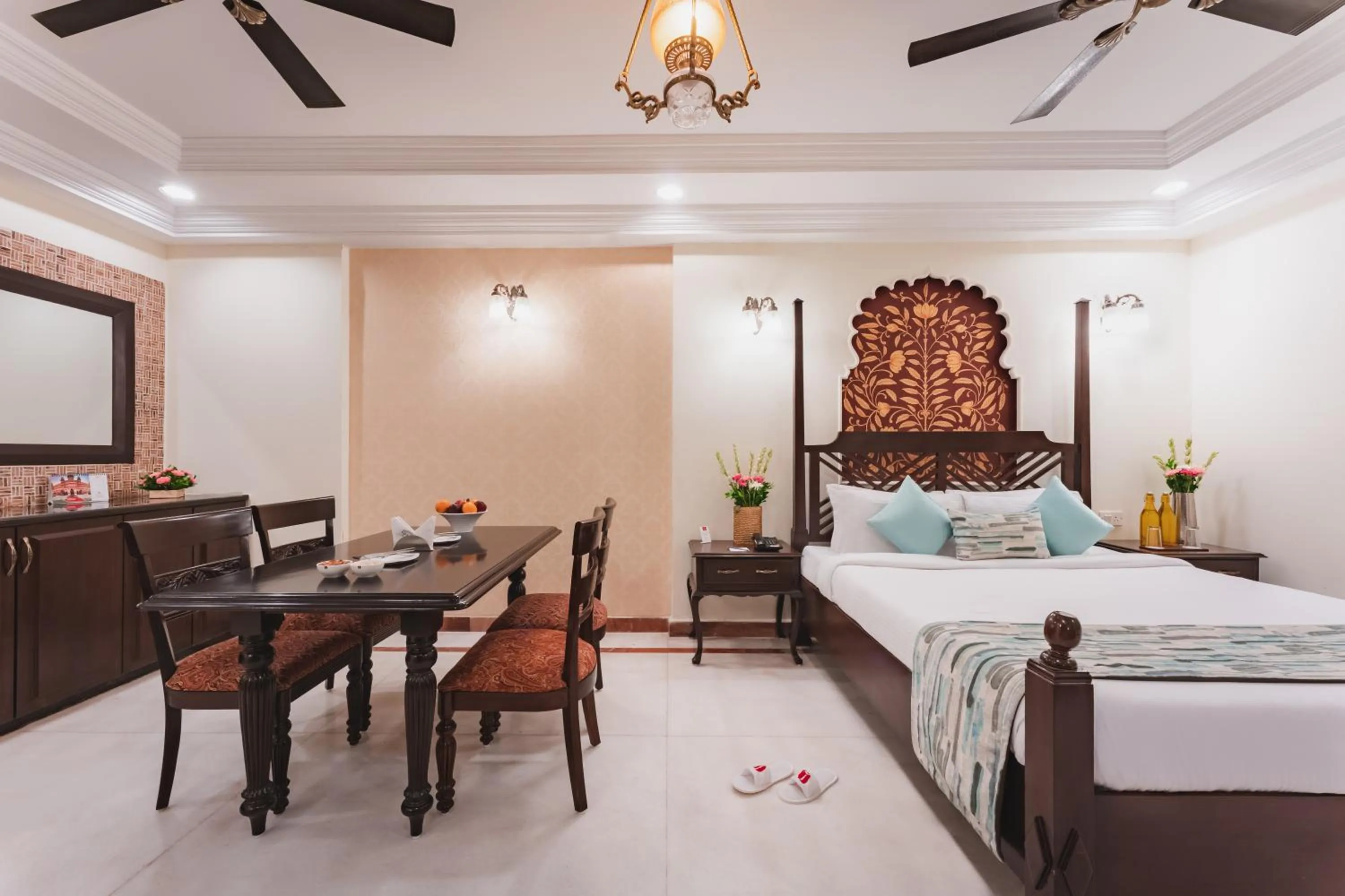 Bedroom, Bed in Shree Vallabh Vilas Lords Plaza Nathdwara - Pure Veg
