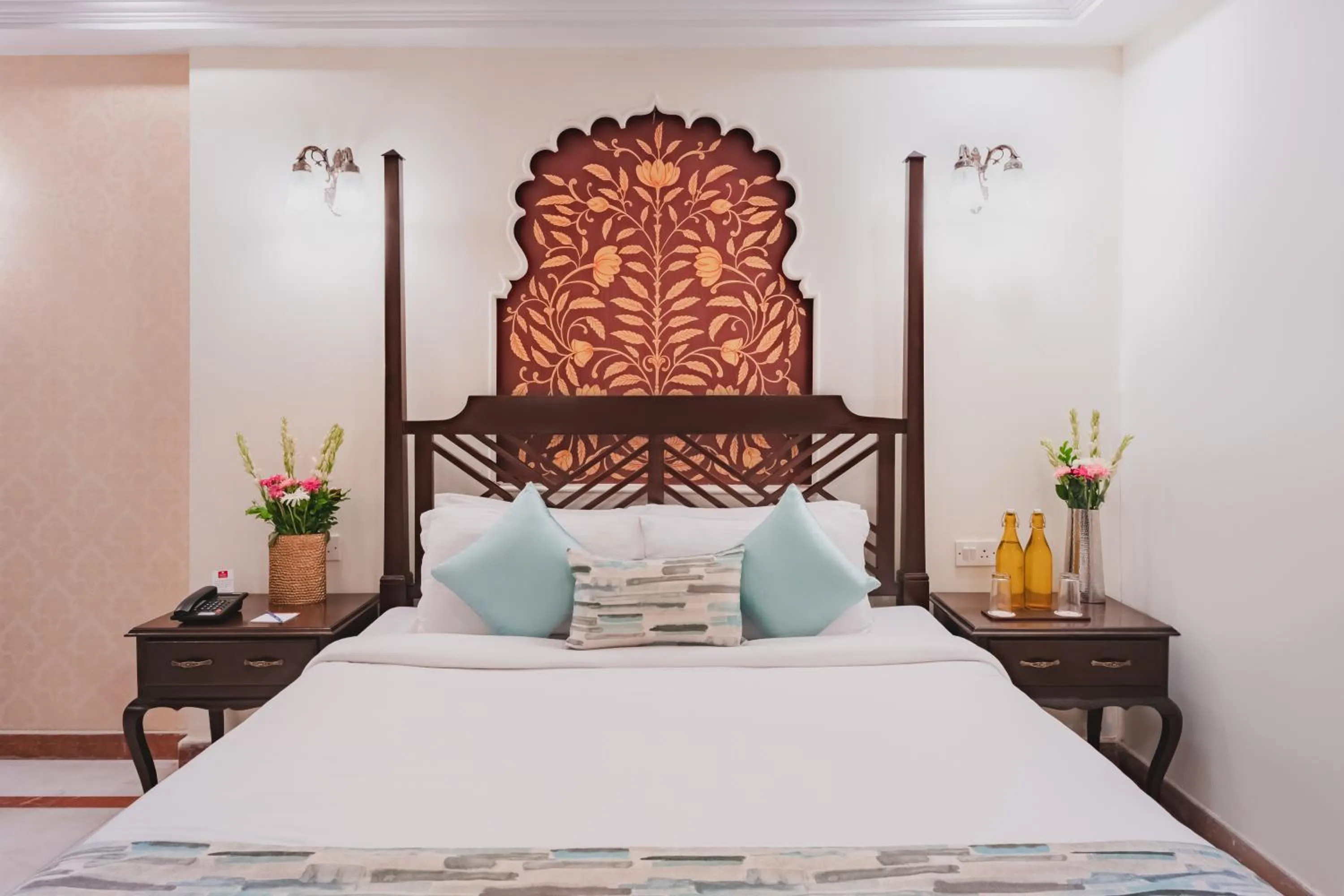 Bedroom, Bed in Shree Vallabh Vilas Lords Plaza Nathdwara - Pure Veg