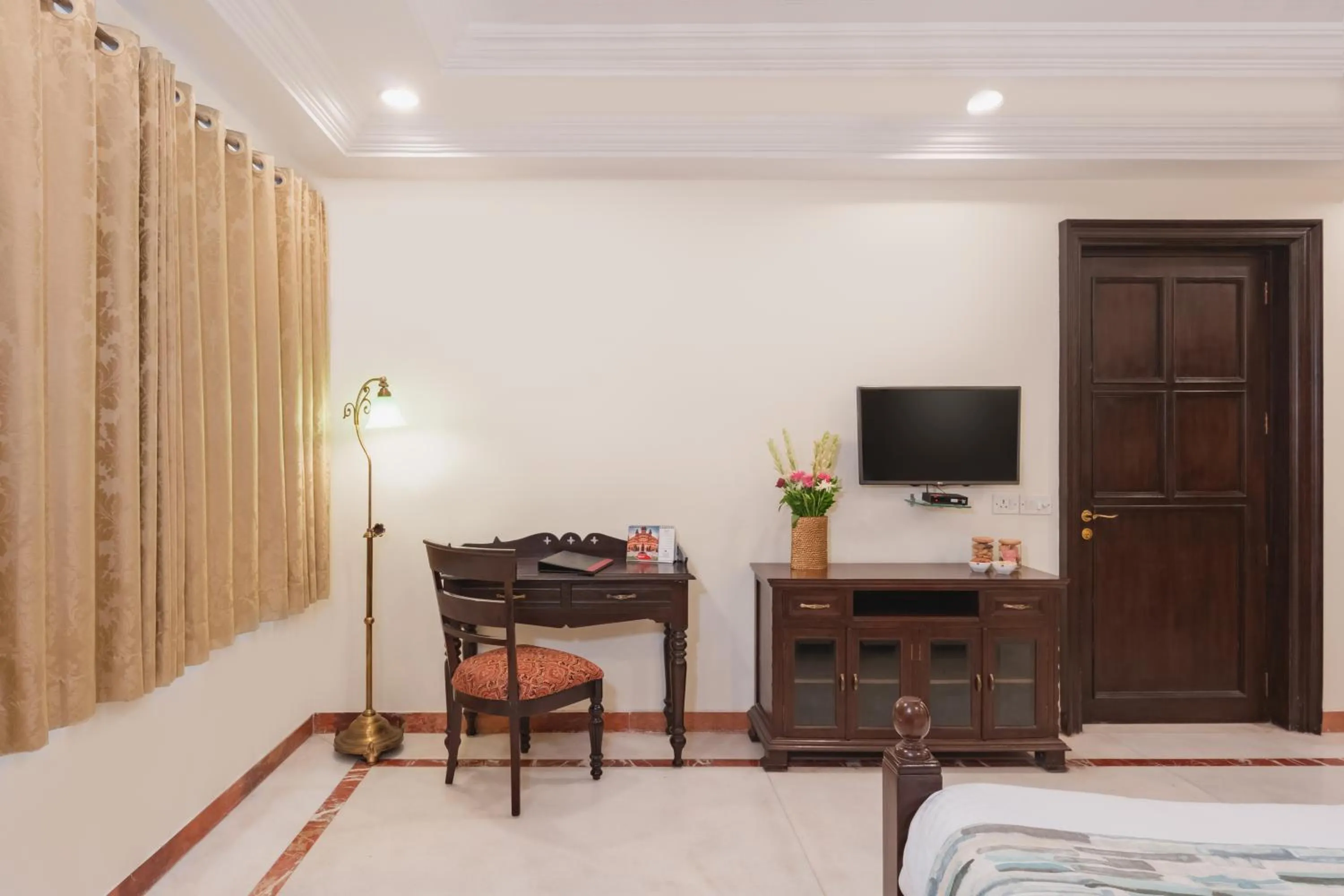 Bedroom, Bed in Shree Vallabh Vilas Lords Plaza Nathdwara - Pure Veg