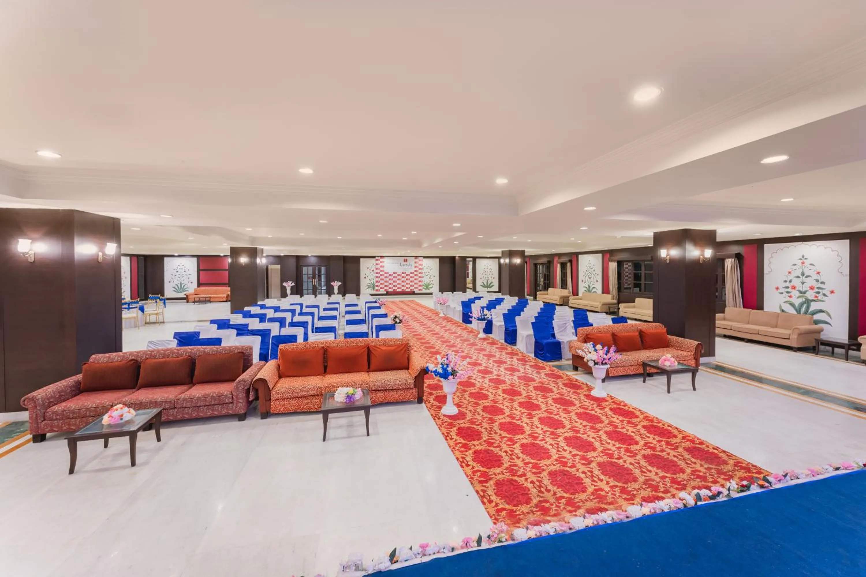 Banquet/Function facilities in Shree Vallabh Vilas Lords Plaza Nathdwara - Pure Veg