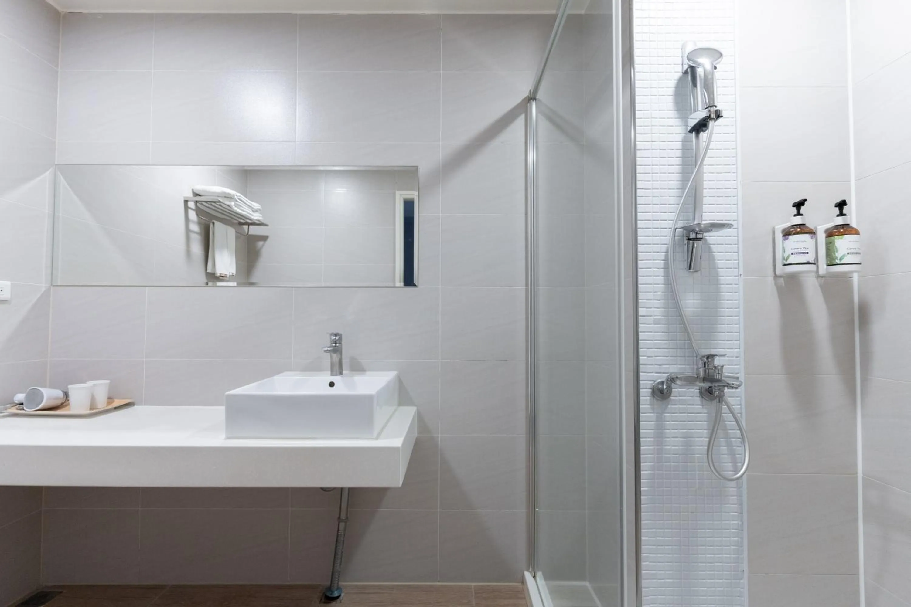 Shower in Fengjia JinRui Hotel