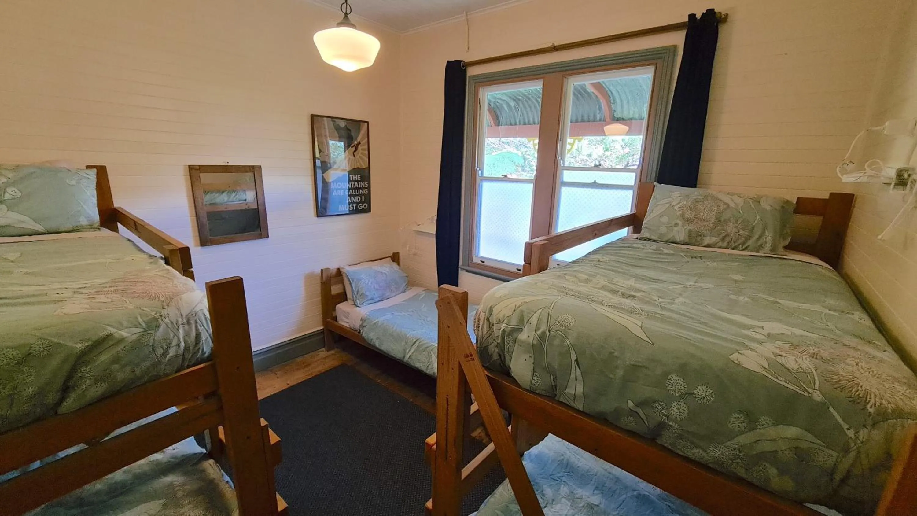 Bedroom, Bed in No14 Lovel St