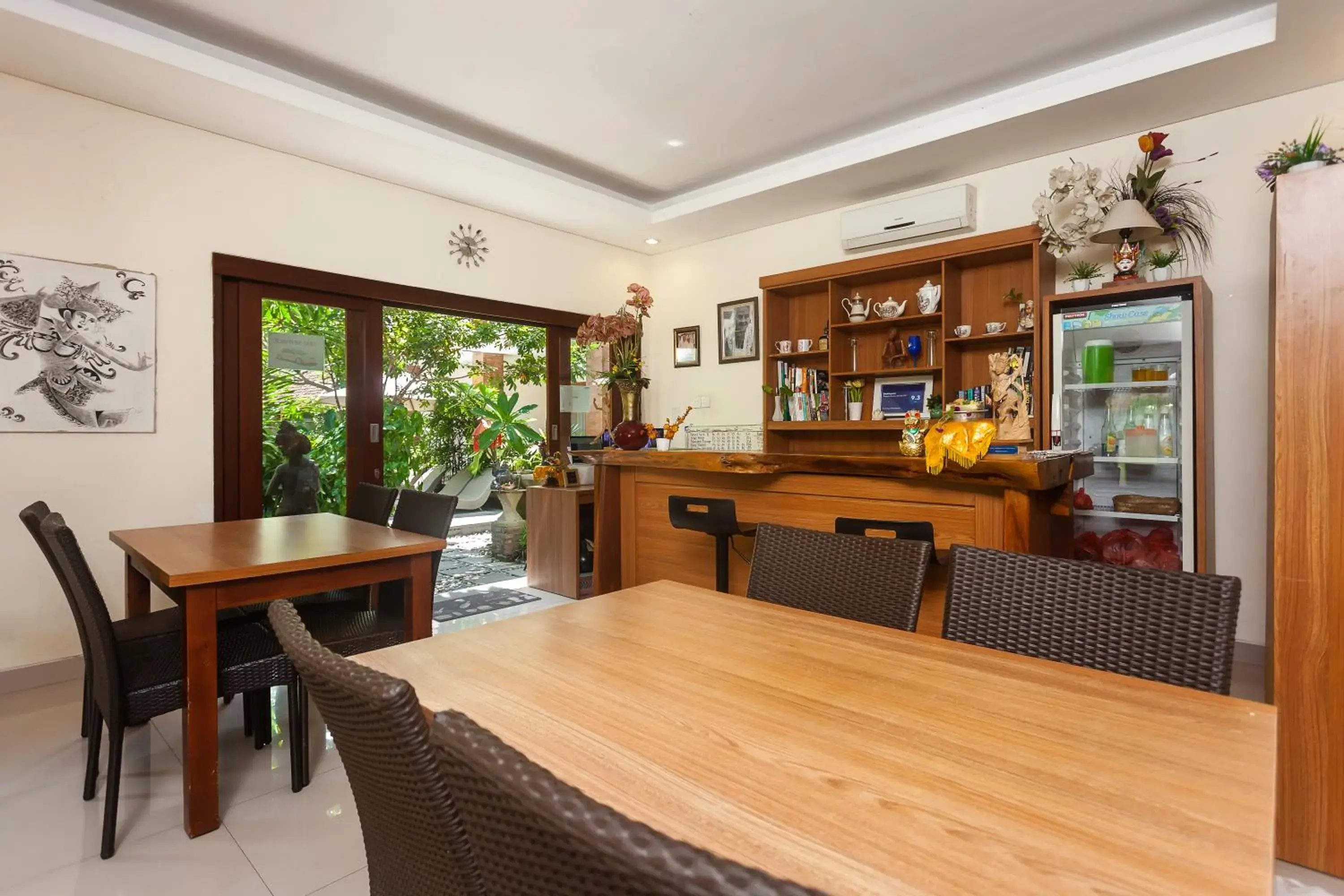 Food and drinks in Anindya Sanur Food and drinks in Anindya Sanur