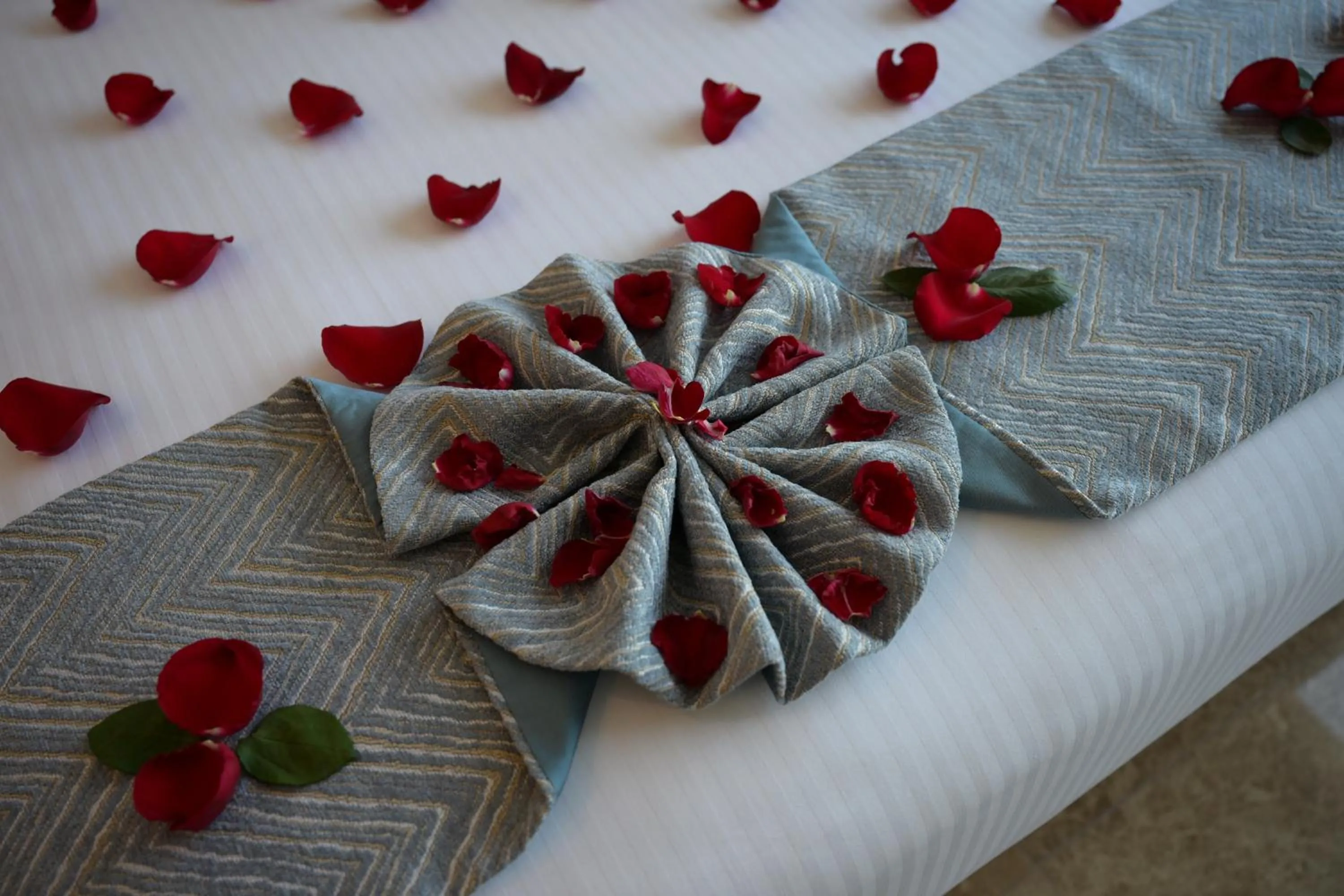 Decorative detail, Bed in Best Western Plus Mahboula