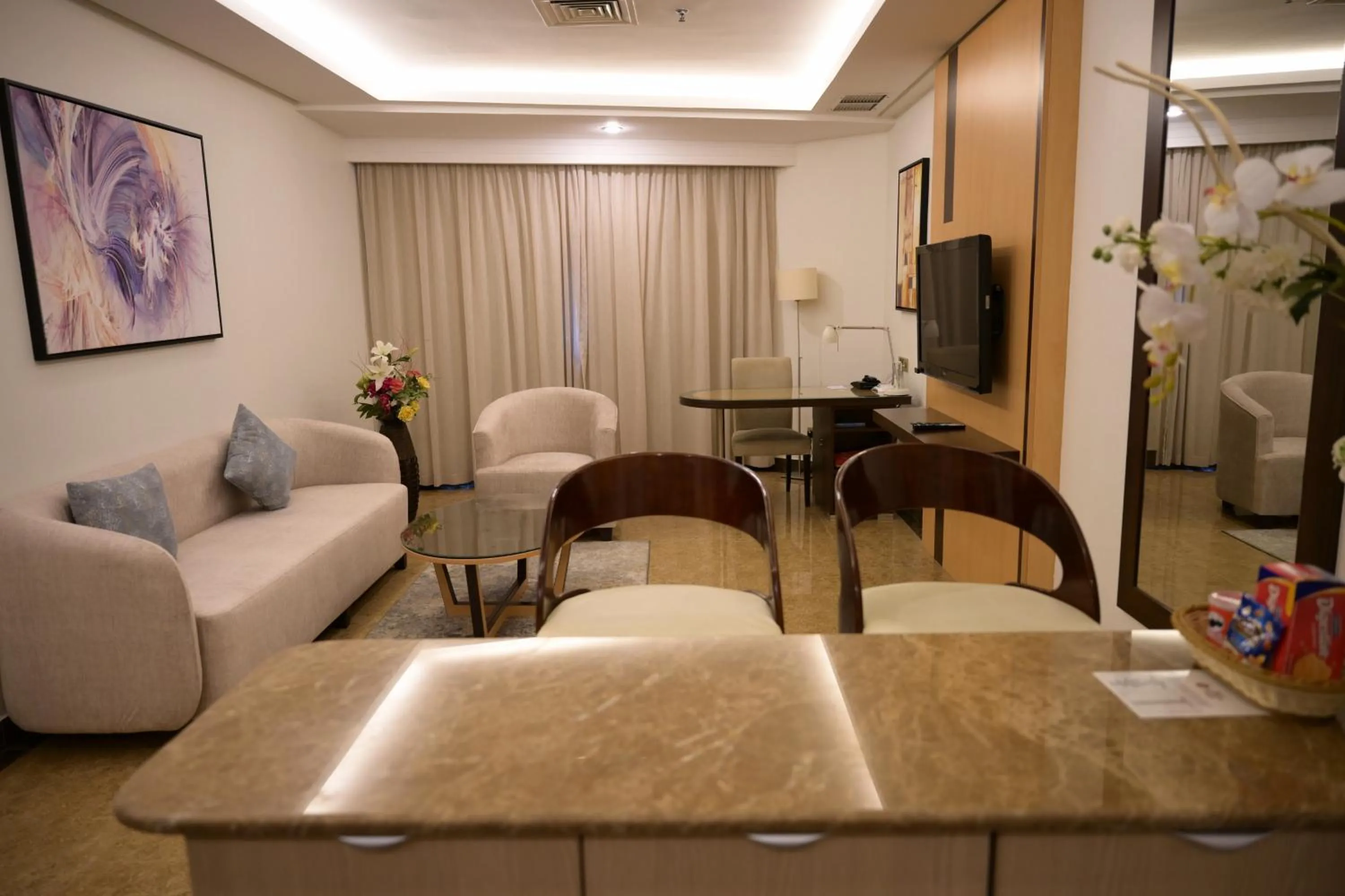 TV and multimedia in Best Western Plus Mahboula