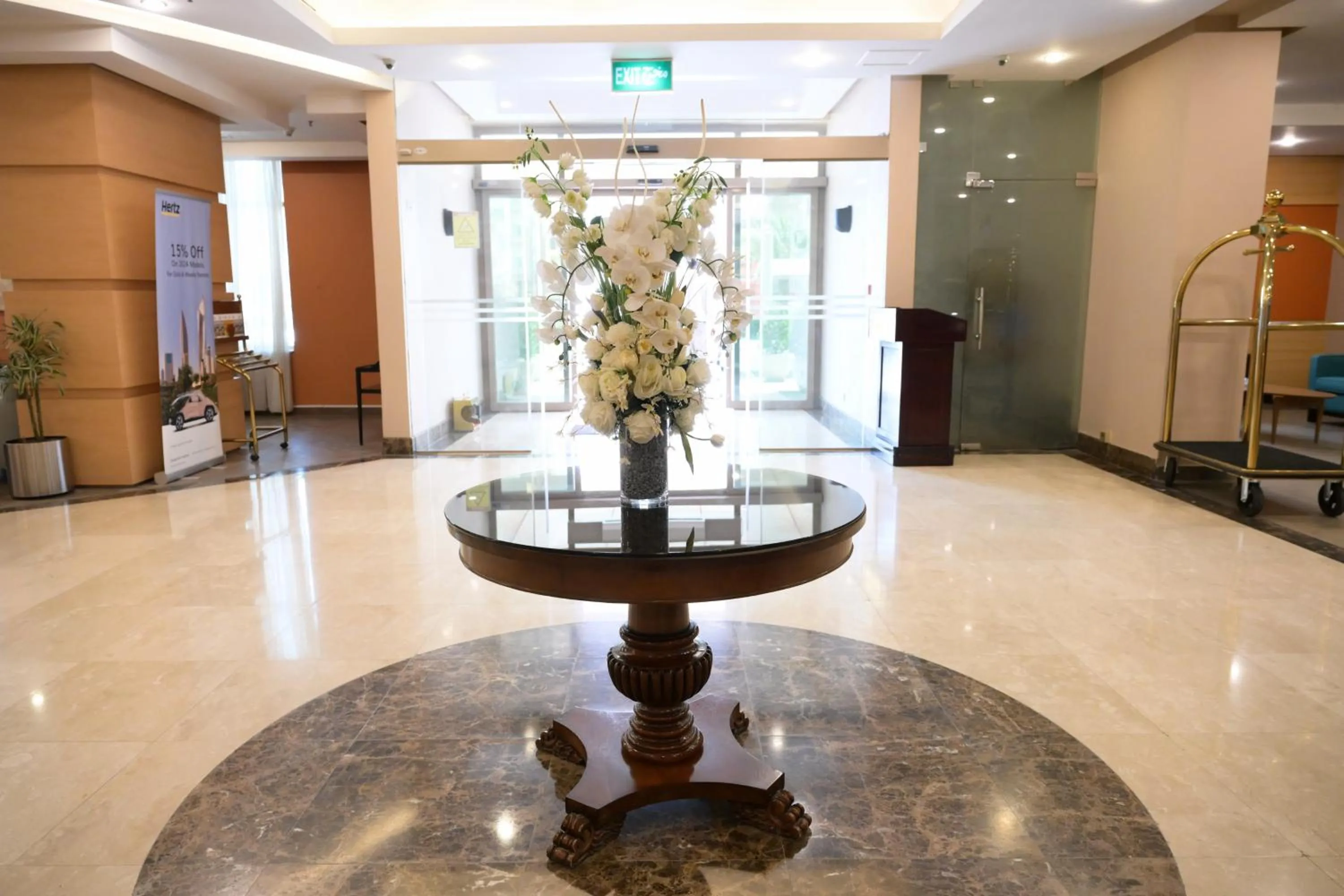 Lobby or reception in Best Western Plus Mahboula