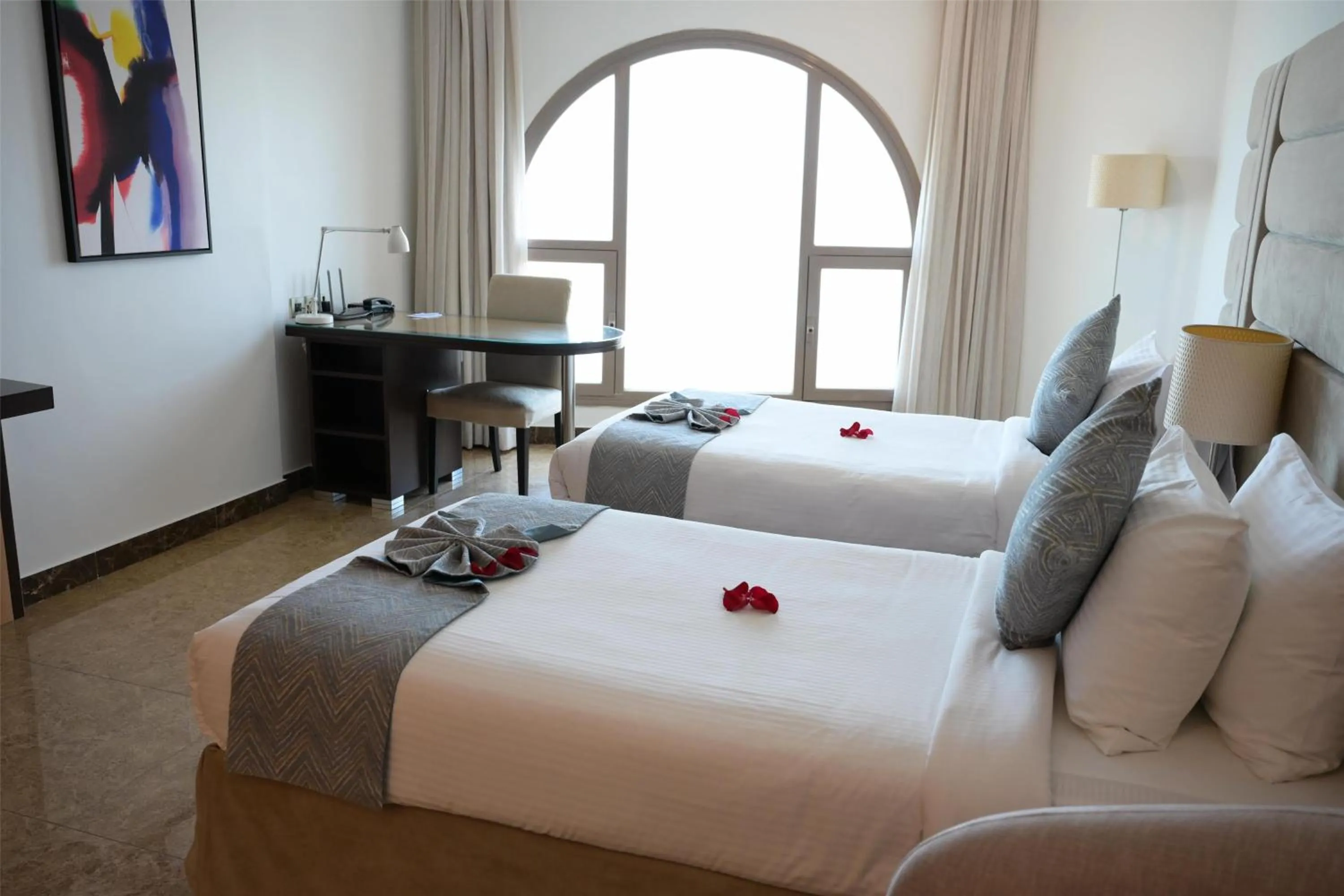 Bedroom, Bed in Best Western Plus Mahboula