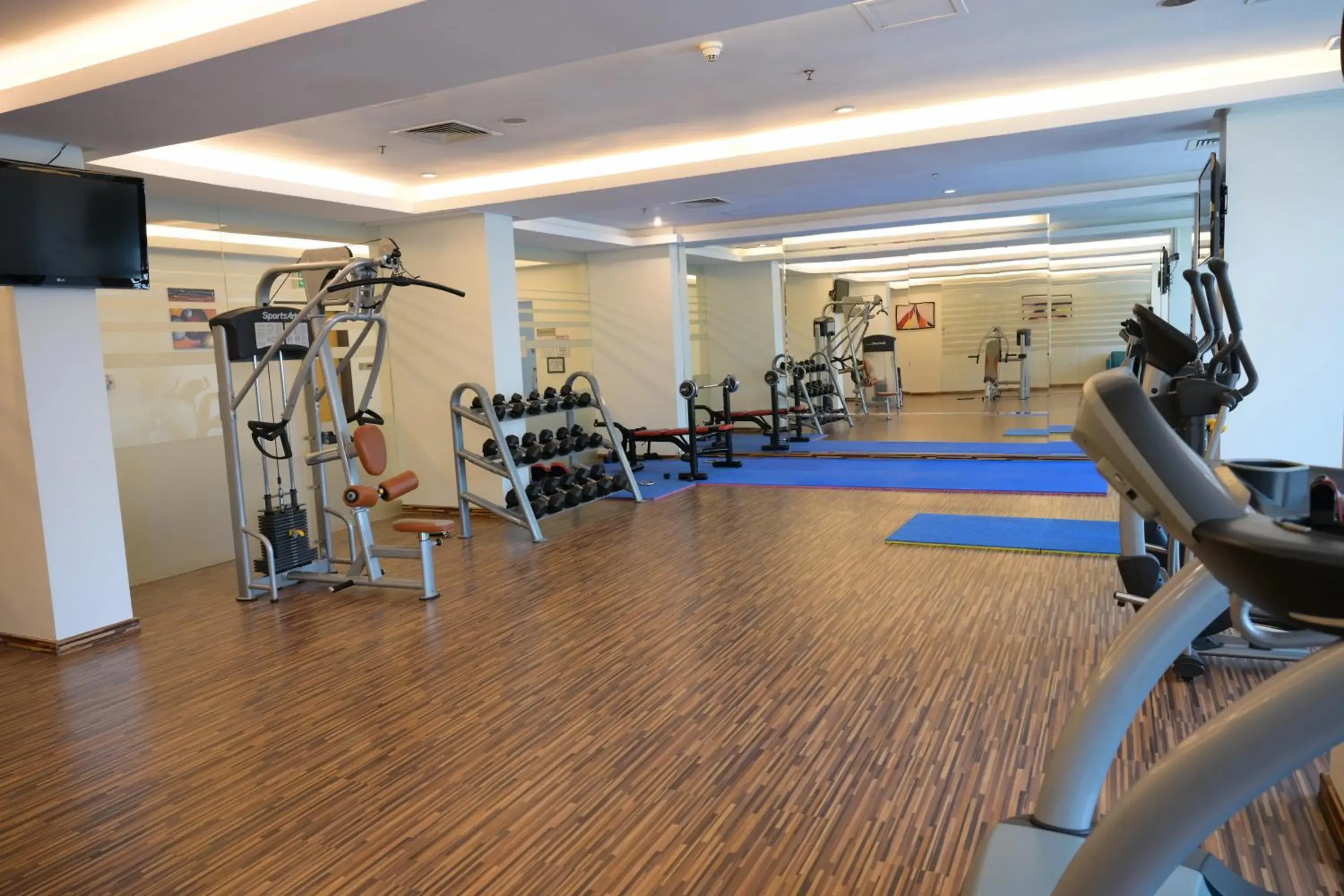 Fitness centre/facilities in Best Western Plus Mahboula Fitness centre/facilities in Best Western Plus Mahboula