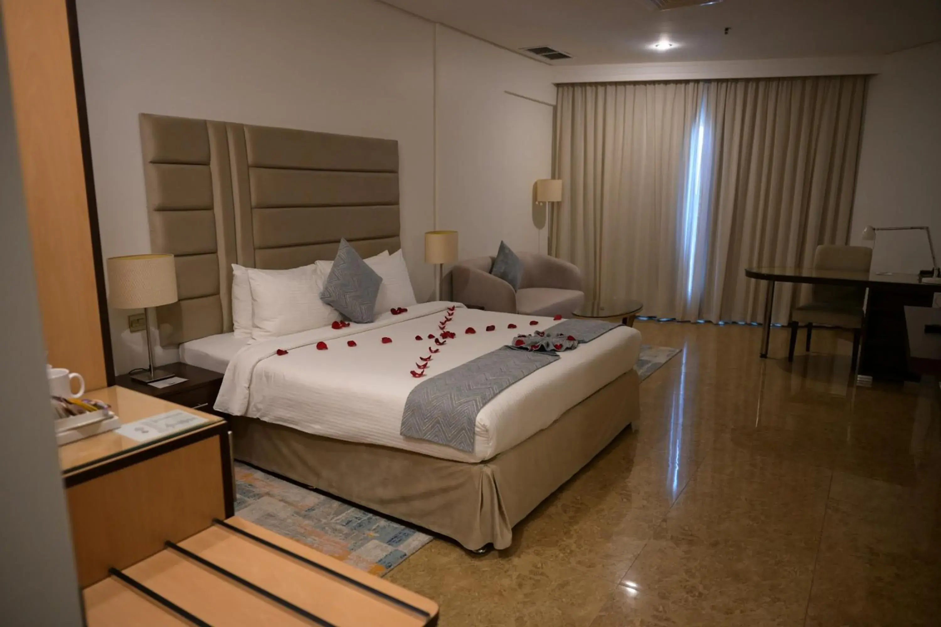 Bed in Best Western Plus Mahboula Bed in Best Western Plus Mahboula