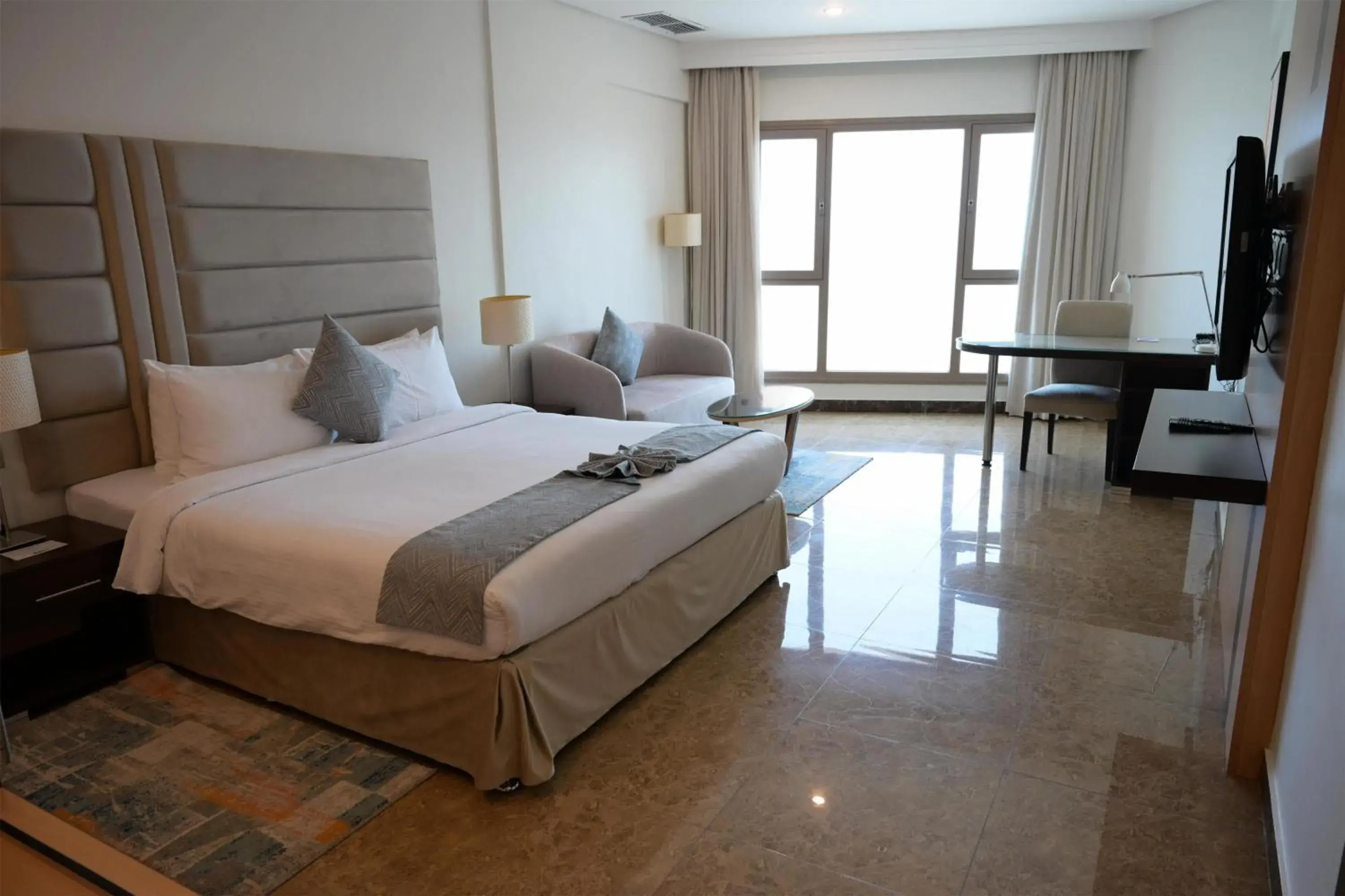 Bedroom, Bed in Best Western Plus Mahboula Bedroom, Bed in Best Western Plus Mahboula