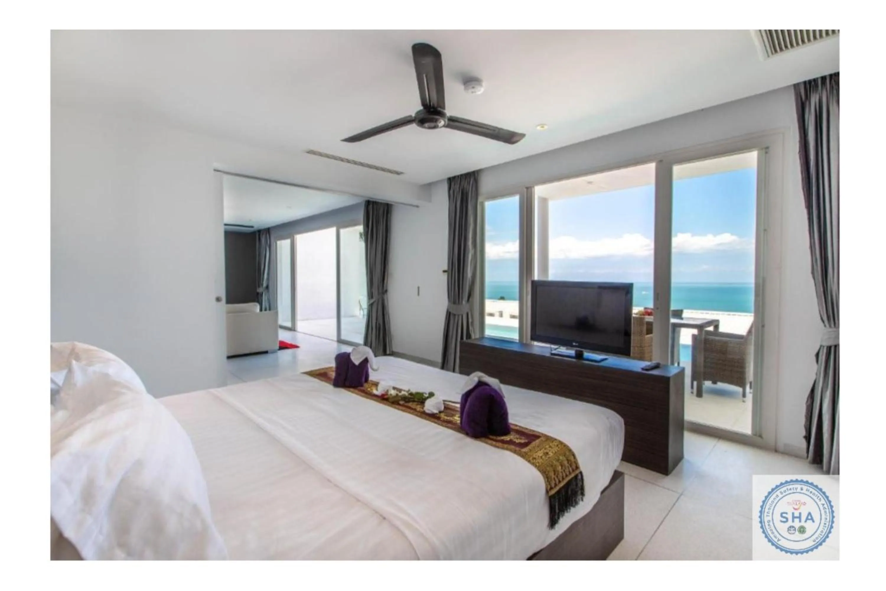 Bed in Panorama Samui Residences