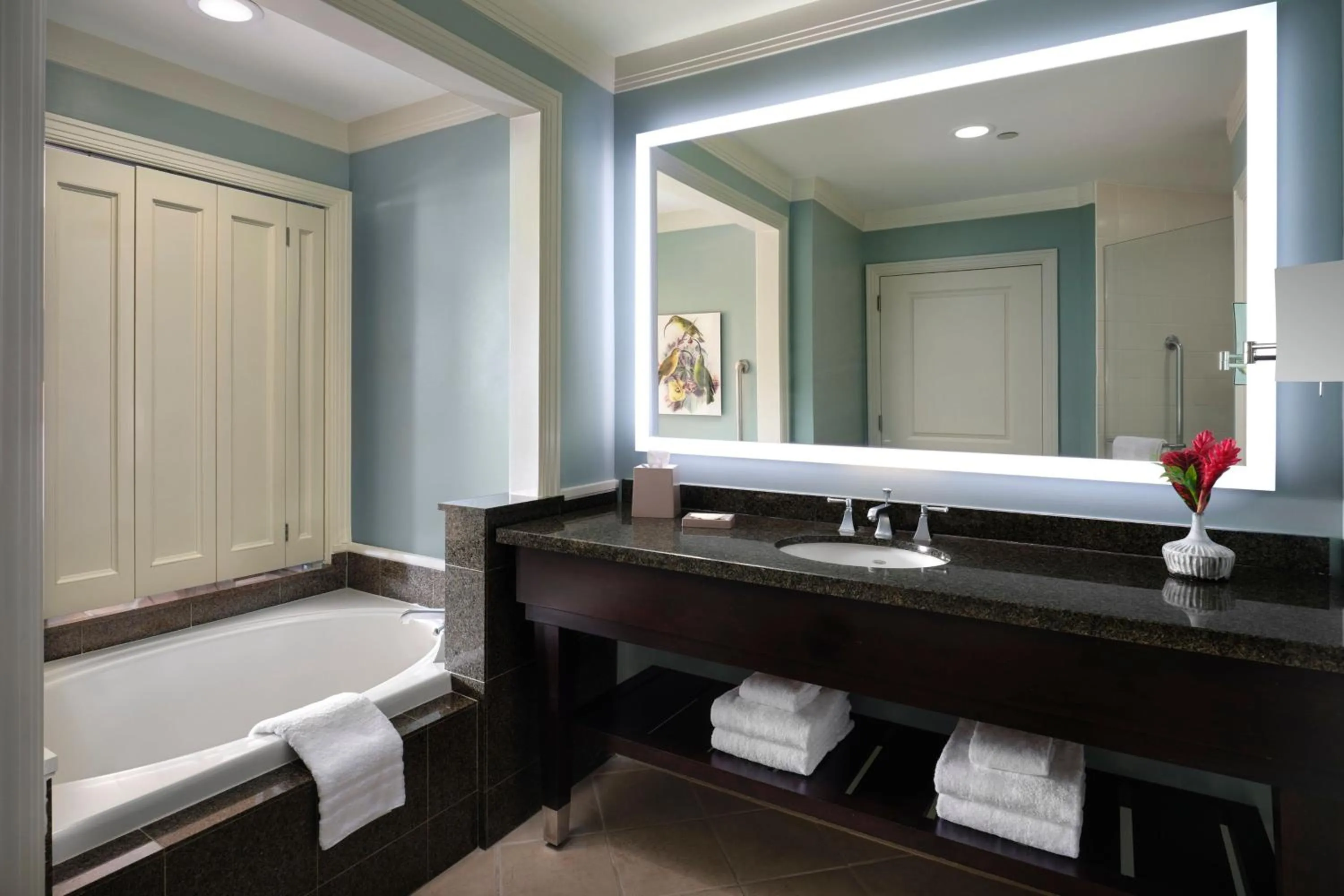 Bathroom, Bed in The Westin Ka'anapali Ocean Resort Villas