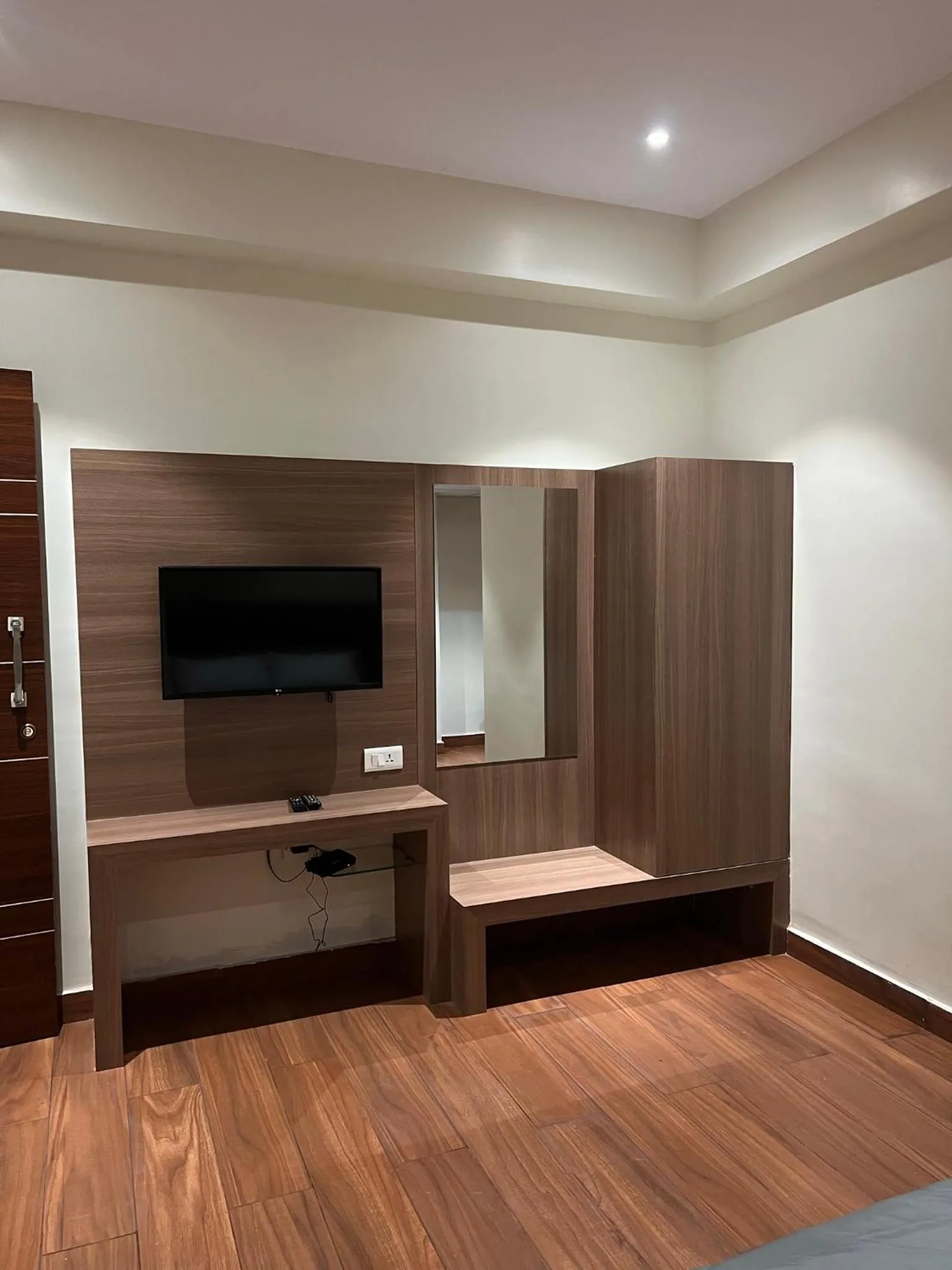TV and multimedia in Hotel Lakshmi Residency