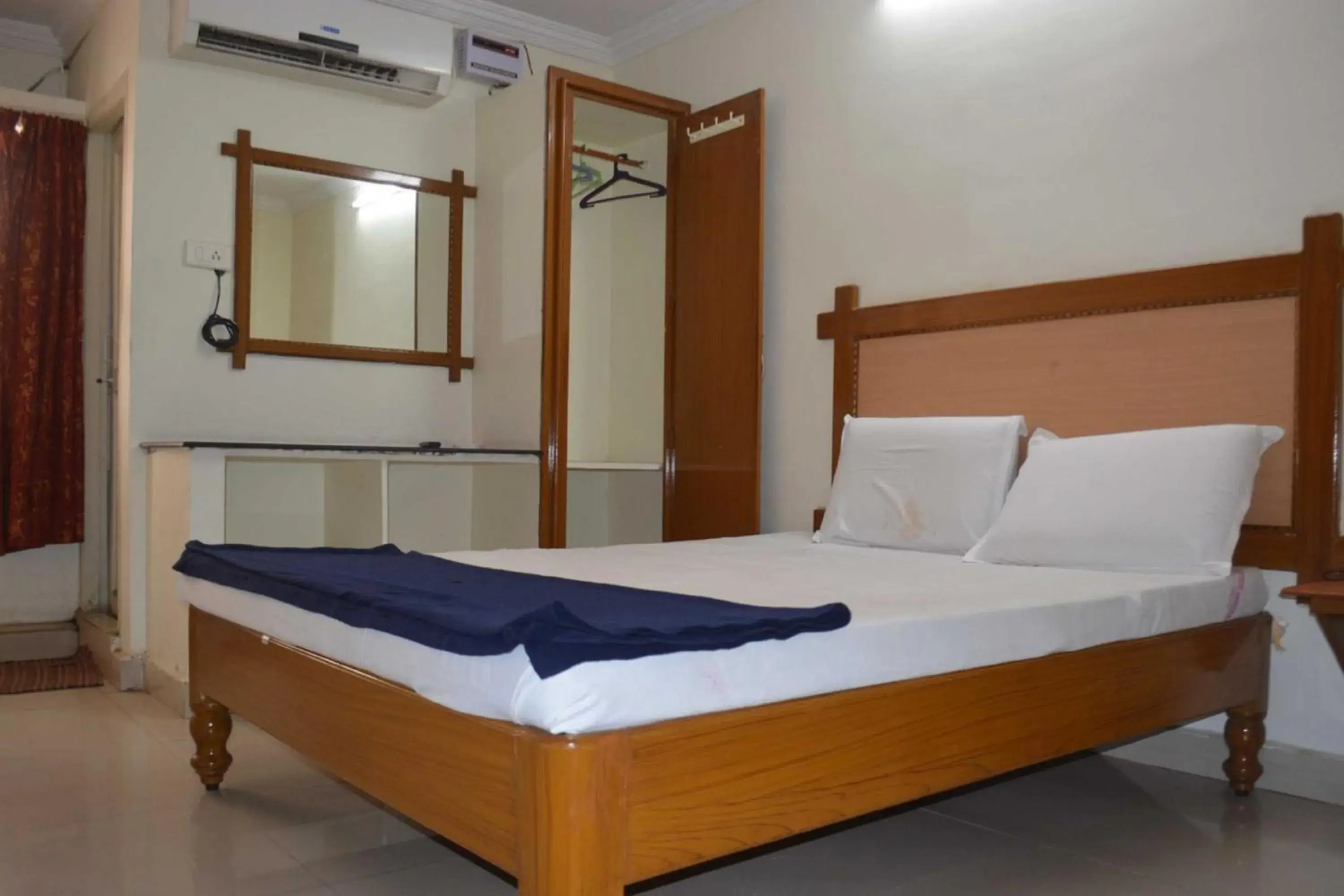 Bed in Hotel Lakshmi Residency Bed in Hotel Lakshmi Residency