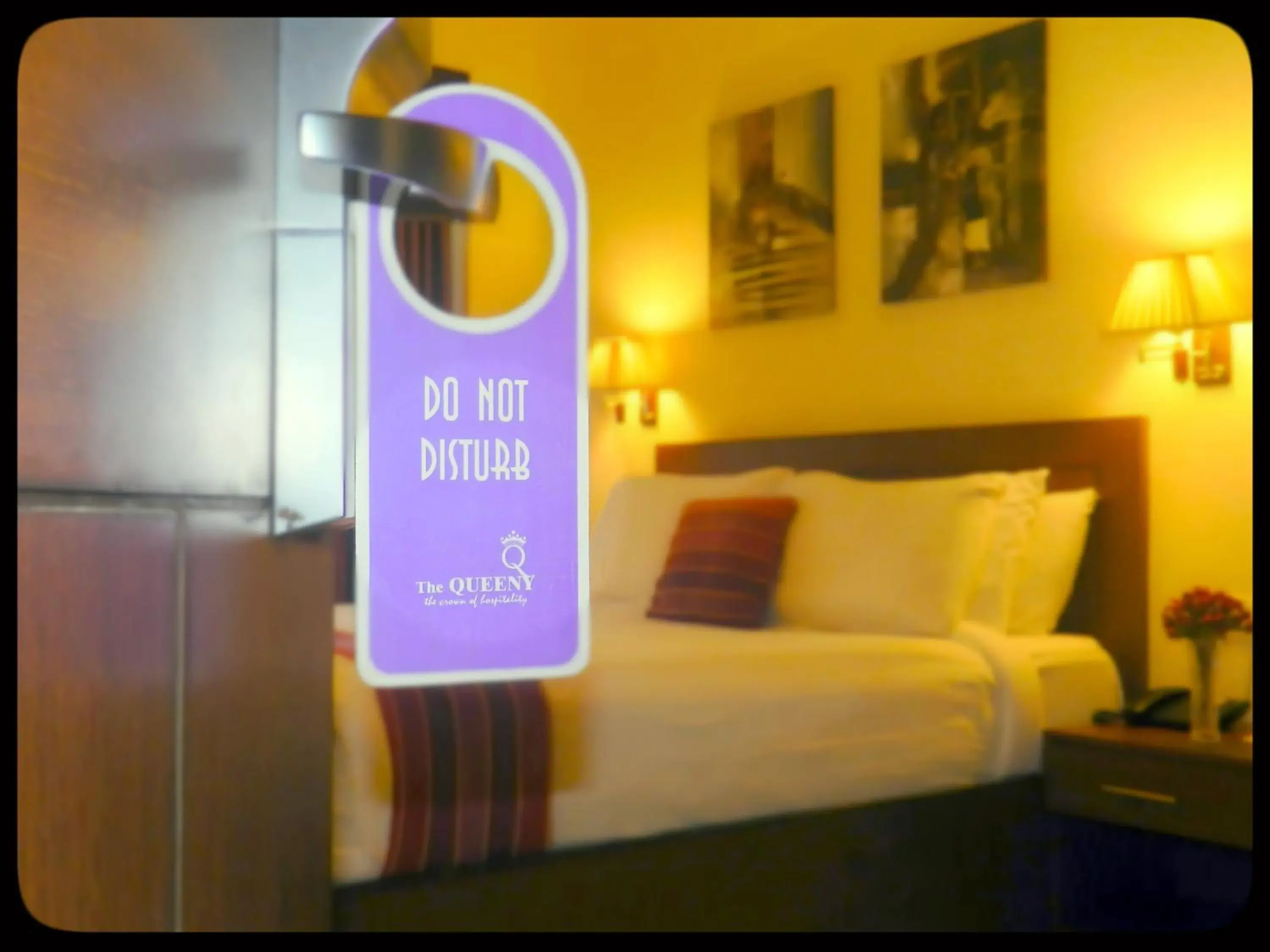 Bed in The Queeny Bed in The Queeny