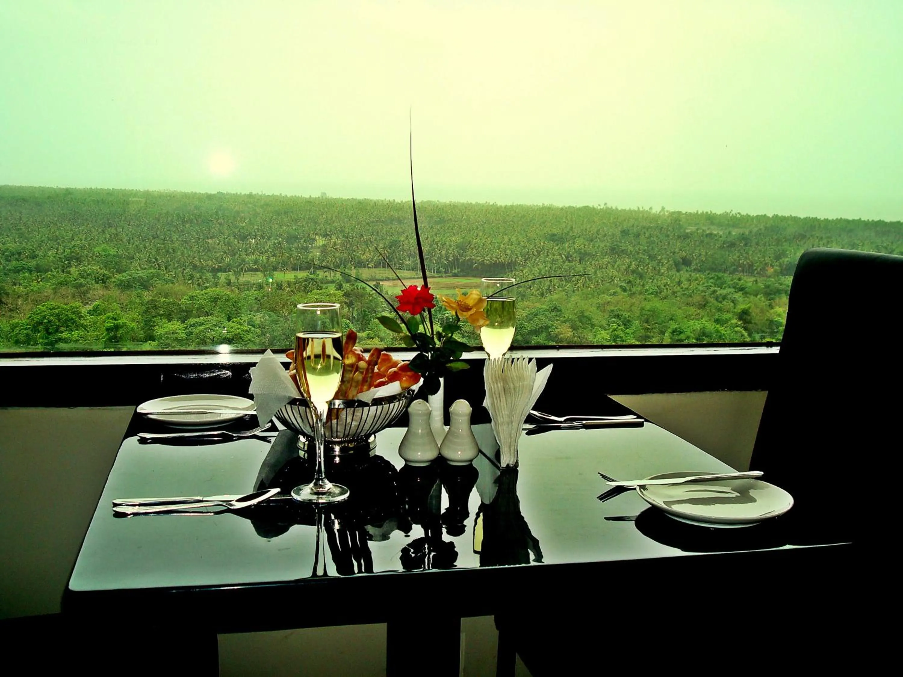 Restaurant/places to eat in The Queeny