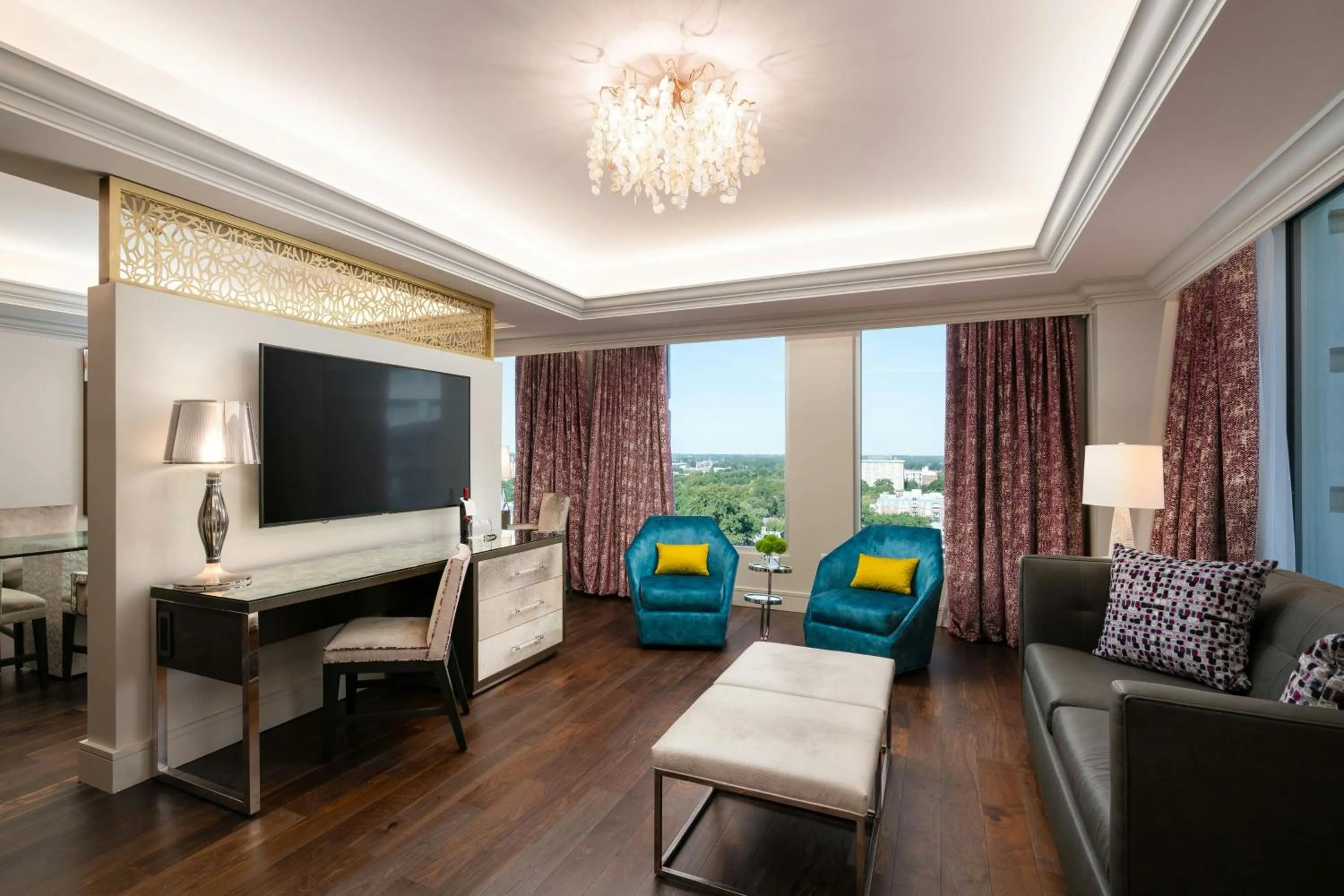 Photo of the whole room in Grand Bohemian Charlotte, Autograph Collection