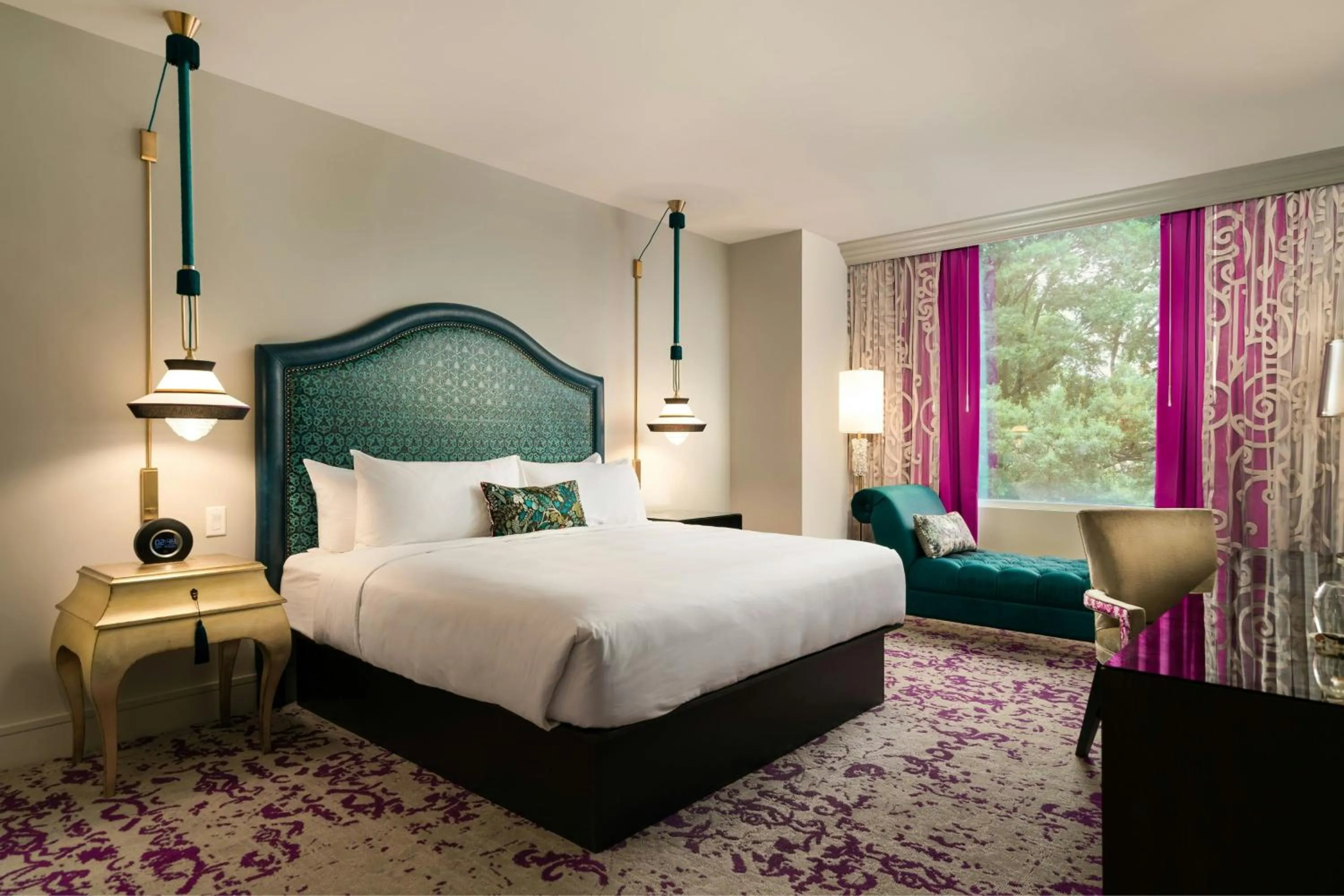 Photo of the whole room, Bed in Grand Bohemian Charlotte, Autograph Collection