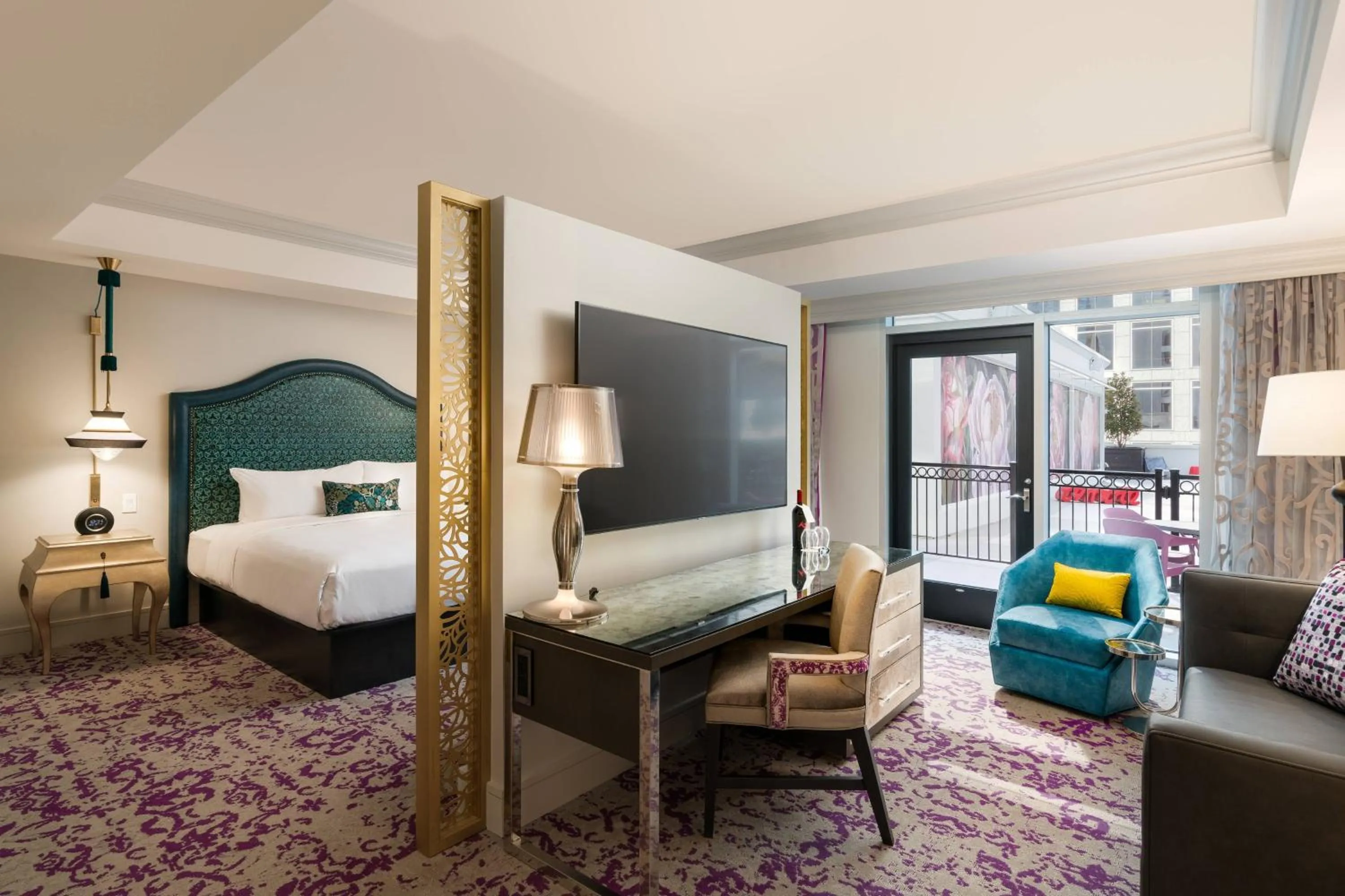 Photo of the whole room, Bed in Grand Bohemian Charlotte, Autograph Collection