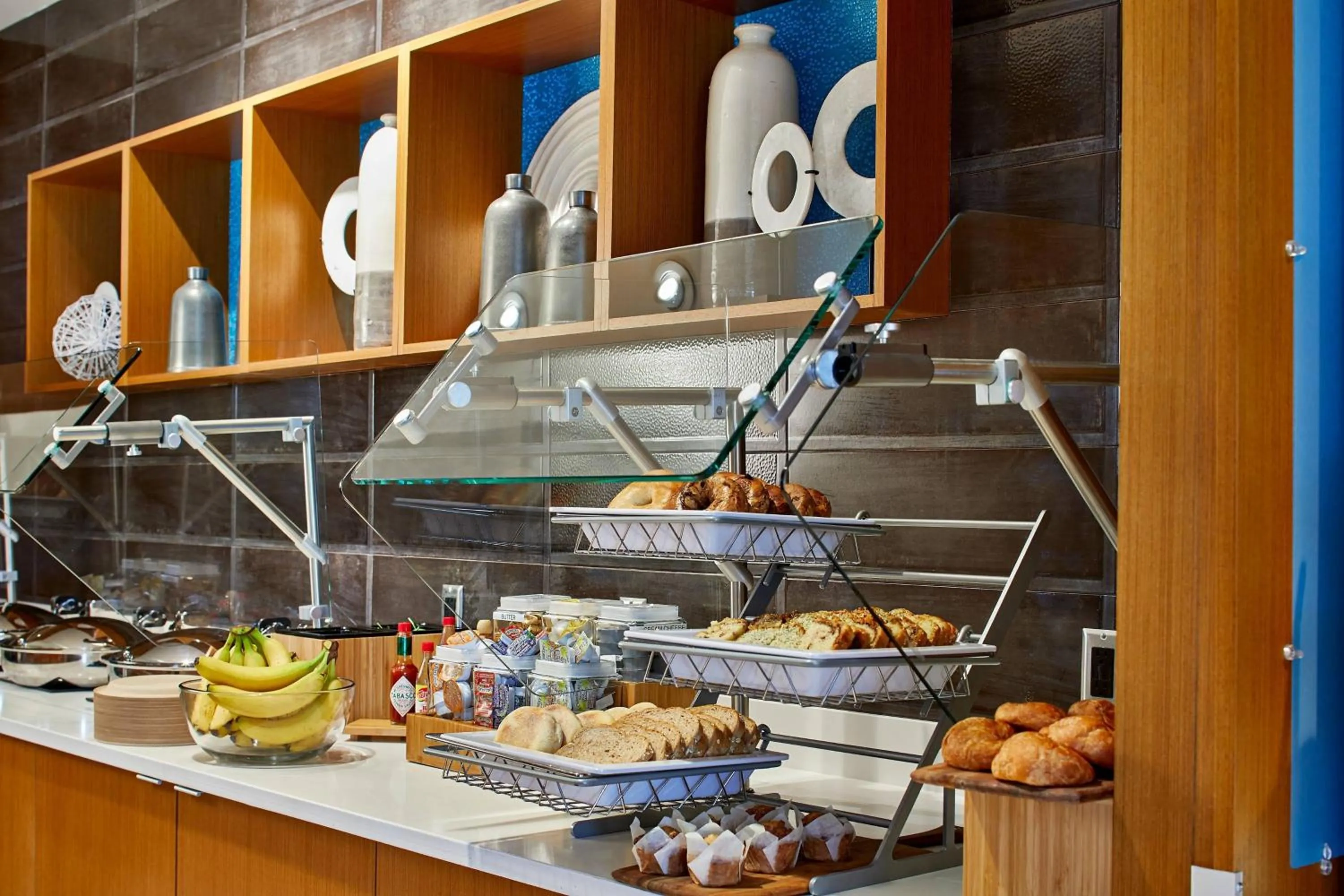 Breakfast in SpringHill Suites by Marriott Charlotte at Carowinds