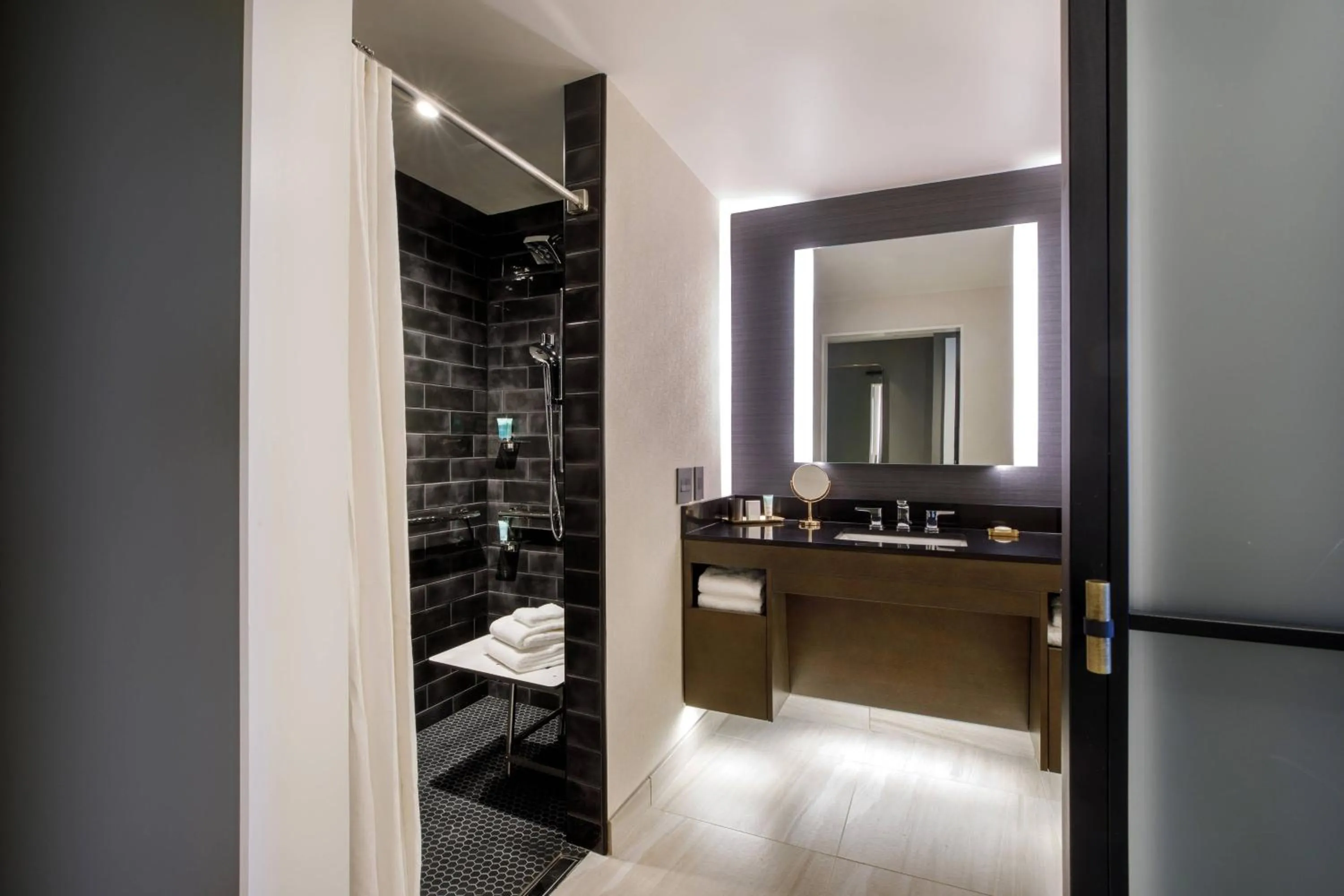 Bathroom in Hotel Vin, Grapevine, Autograph Collection