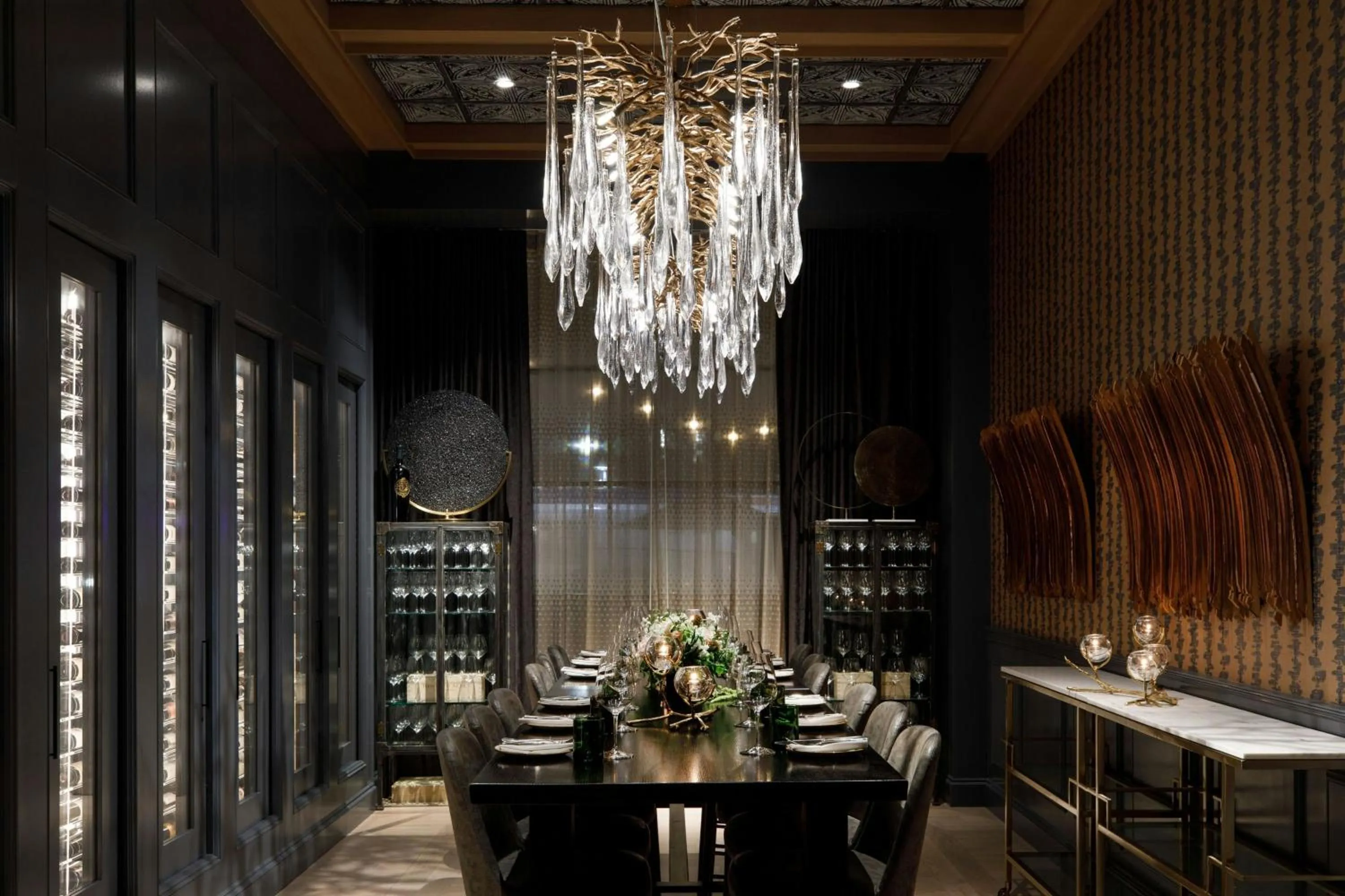 Restaurant/places to eat in Hotel Vin, Grapevine, Autograph Collection
