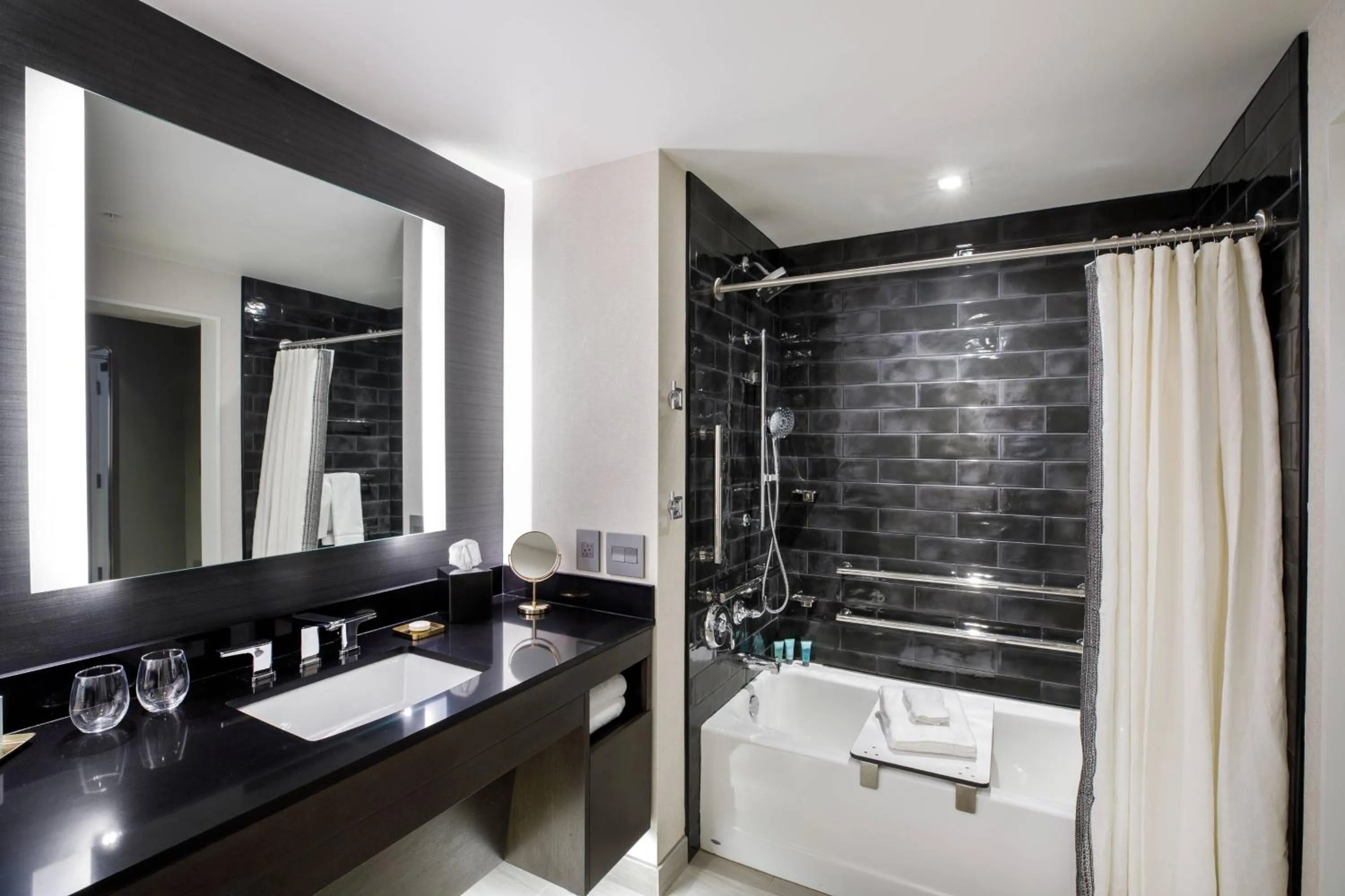 Bathroom in Hotel Vin, Grapevine, Autograph Collection